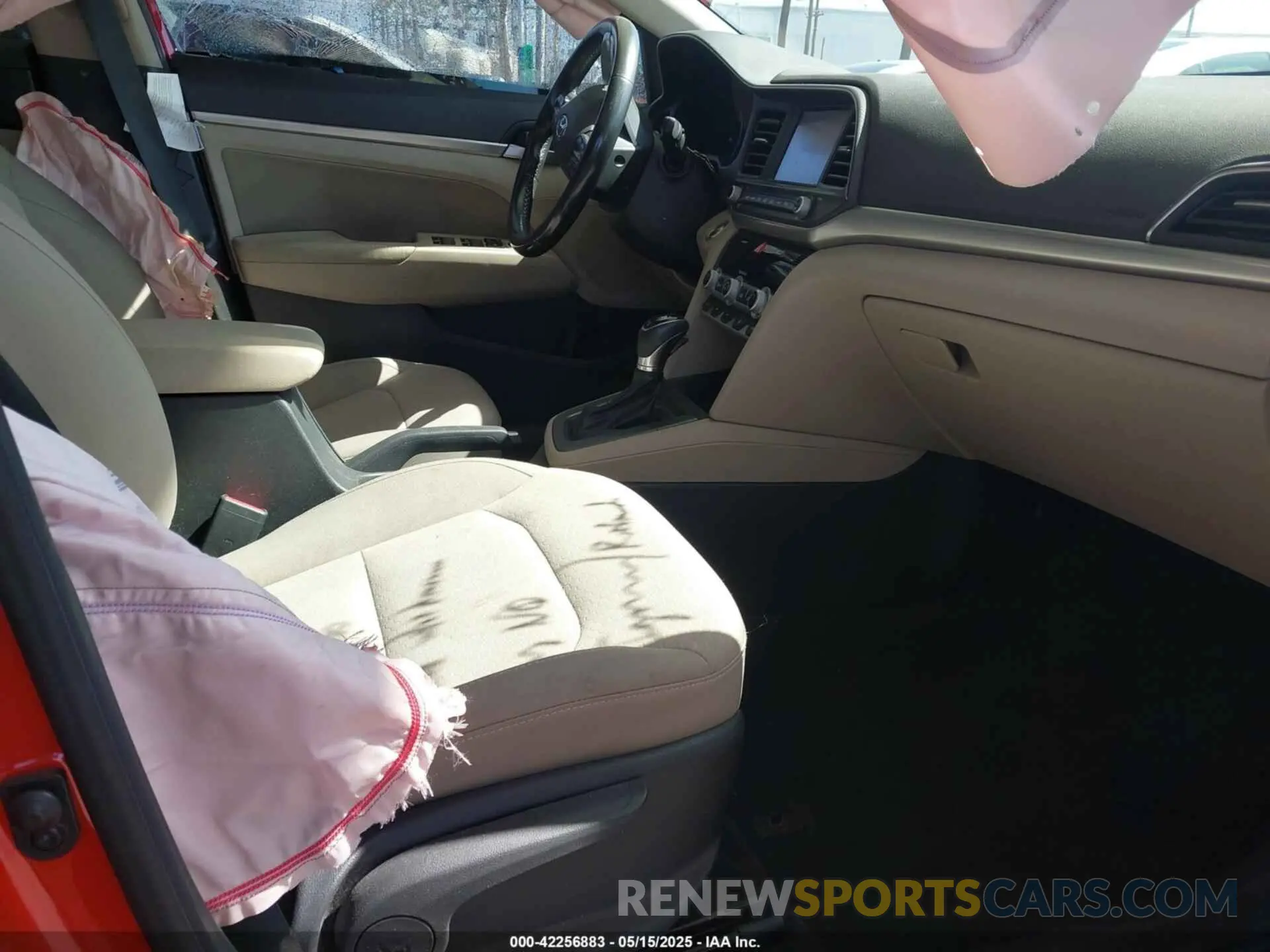 5 Photograph of a damaged car 5NPD84LF3LH631009 HYUNDAI ELANTRA 2020