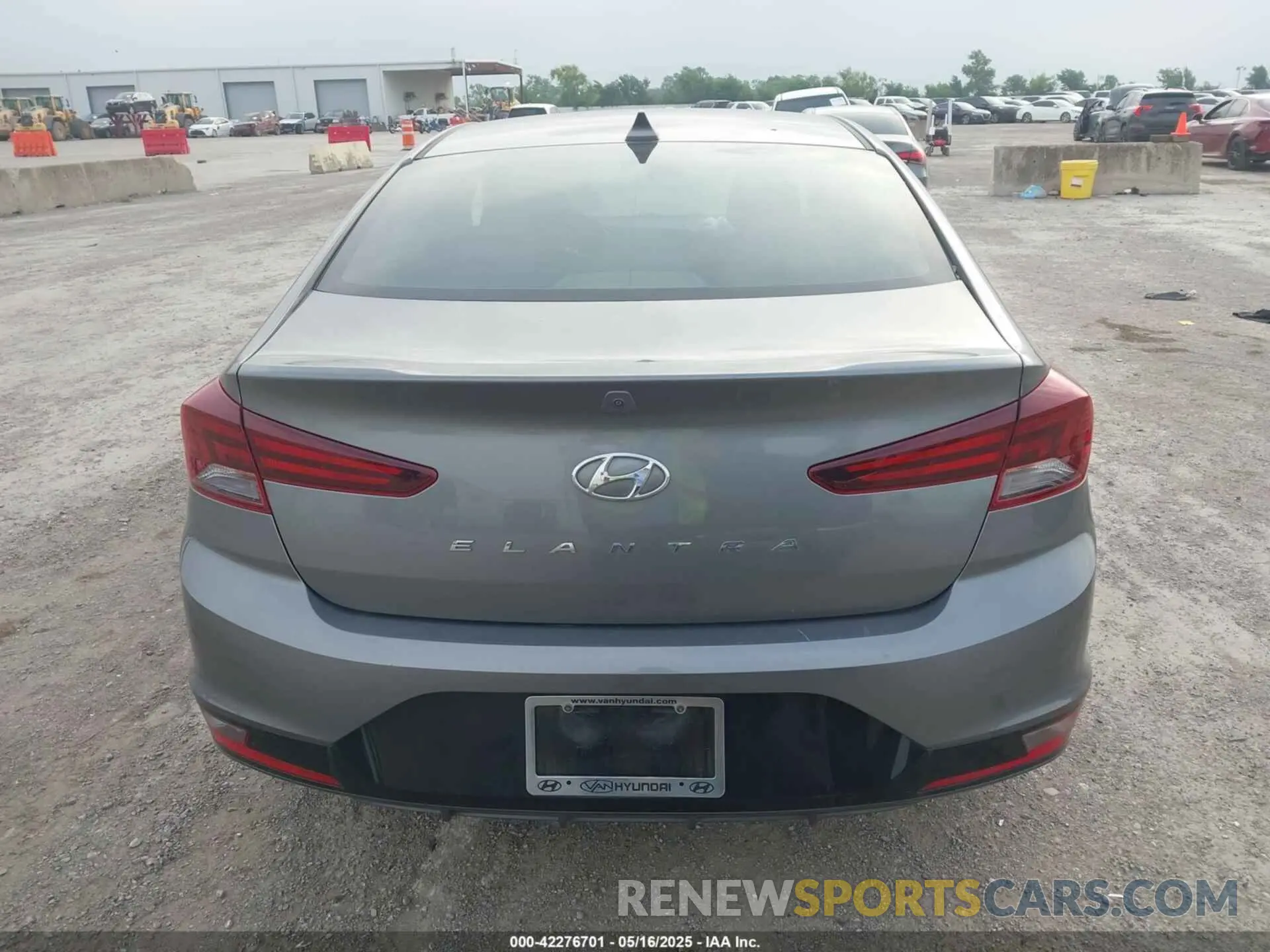 16 Photograph of a damaged car 5NPD84LF4LH506939 HYUNDAI ELANTRA 2020