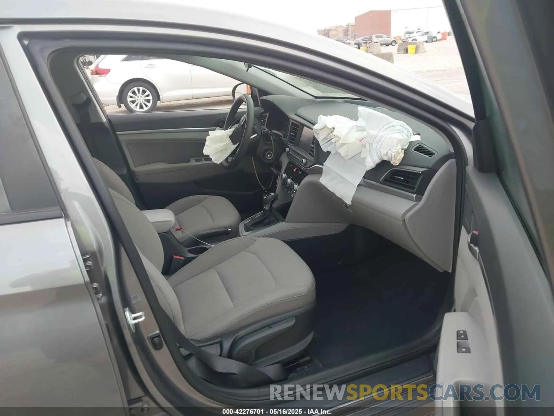 5 Photograph of a damaged car 5NPD84LF4LH506939 HYUNDAI ELANTRA 2020