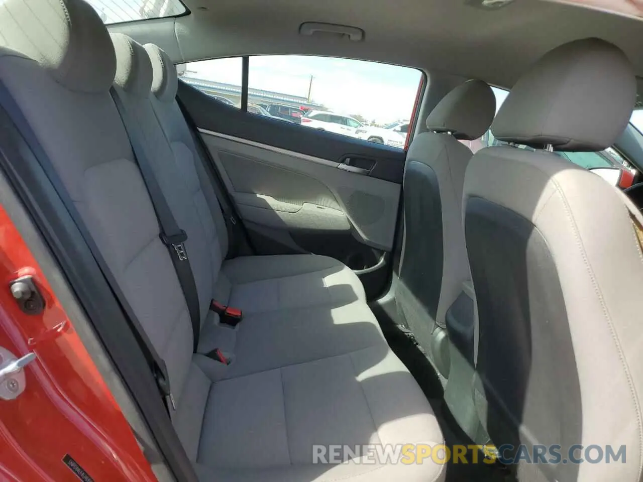 11 Photograph of a damaged car 5NPD84LF4LH515804 HYUNDAI ELANTRA 2020
