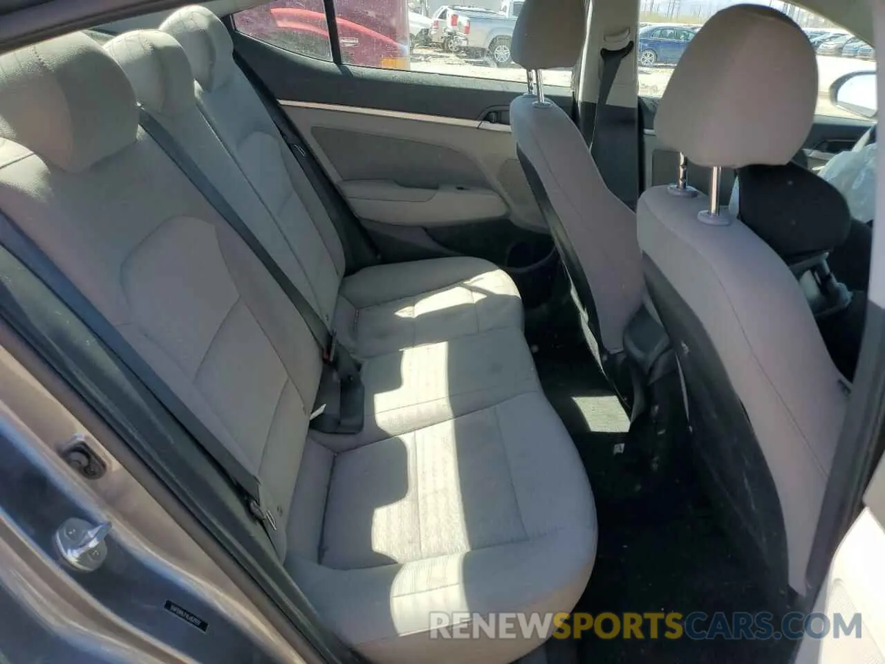 10 Photograph of a damaged car 5NPD84LF4LH529217 HYUNDAI ELANTRA 2020