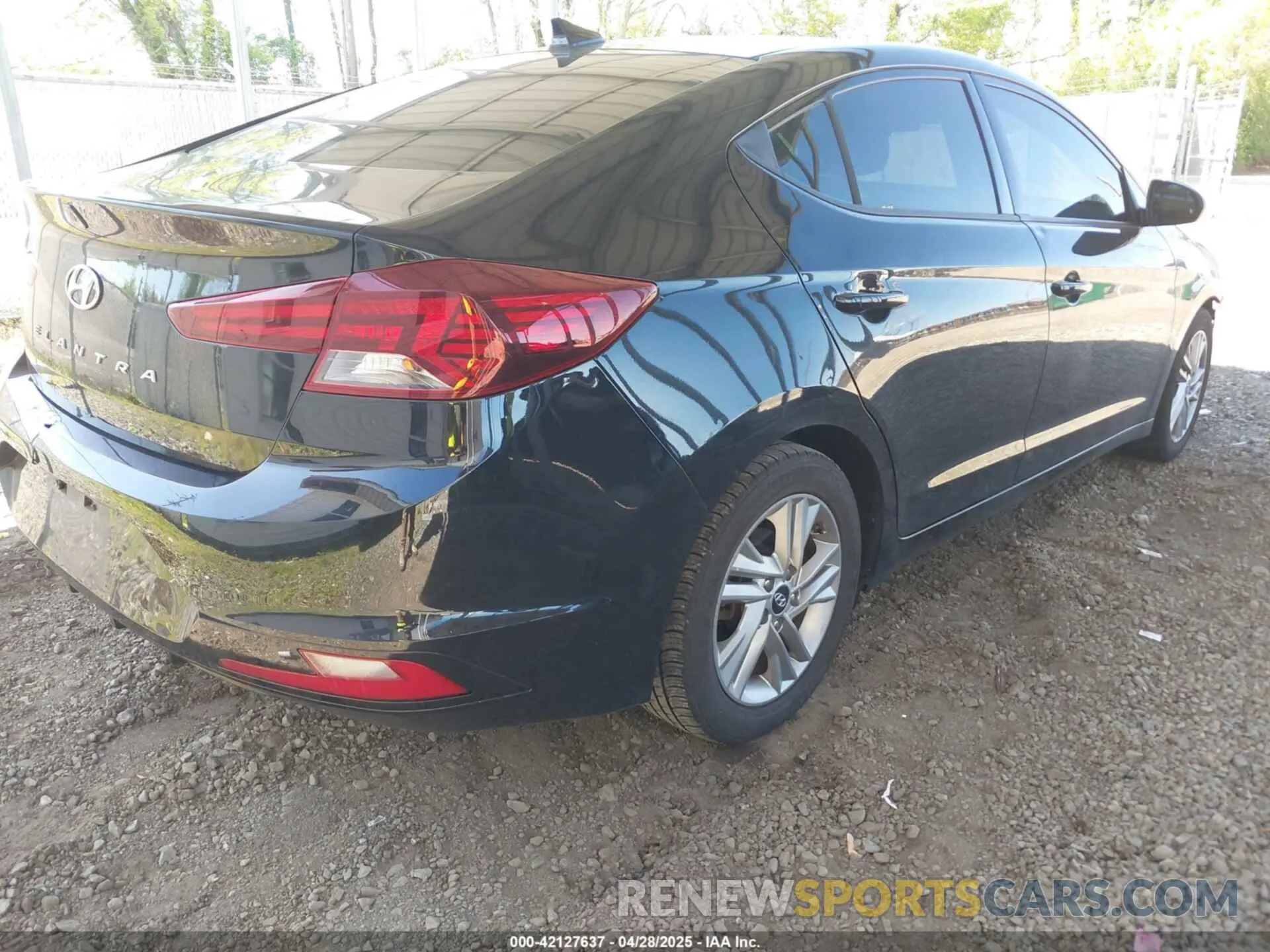 4 Фотография поврежденного автомобиля 5NPD84LF4LH532926 HYUNDAI ELANTRA 2020