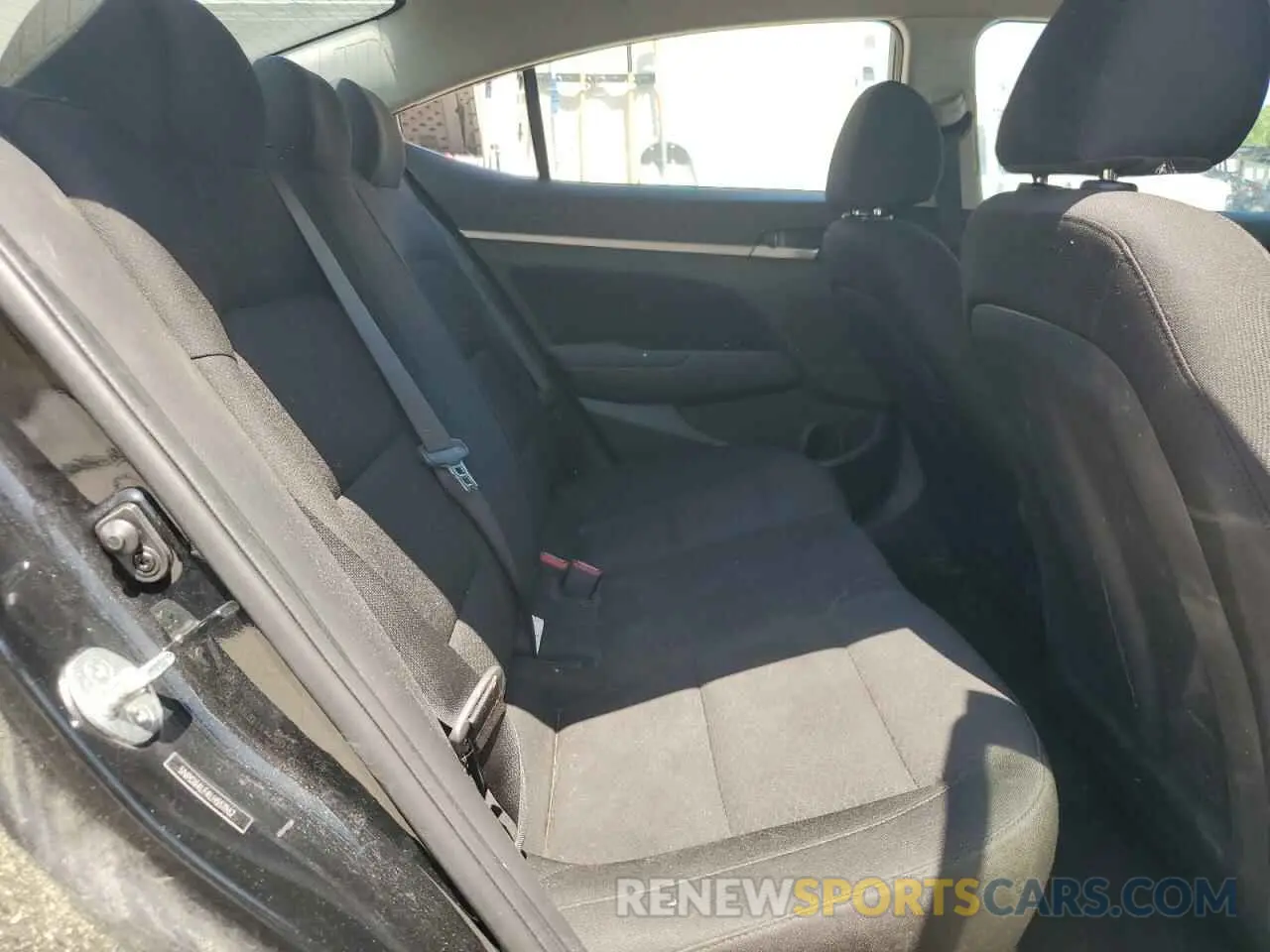 10 Photograph of a damaged car 5NPD84LF4LH551962 HYUNDAI ELANTRA 2020