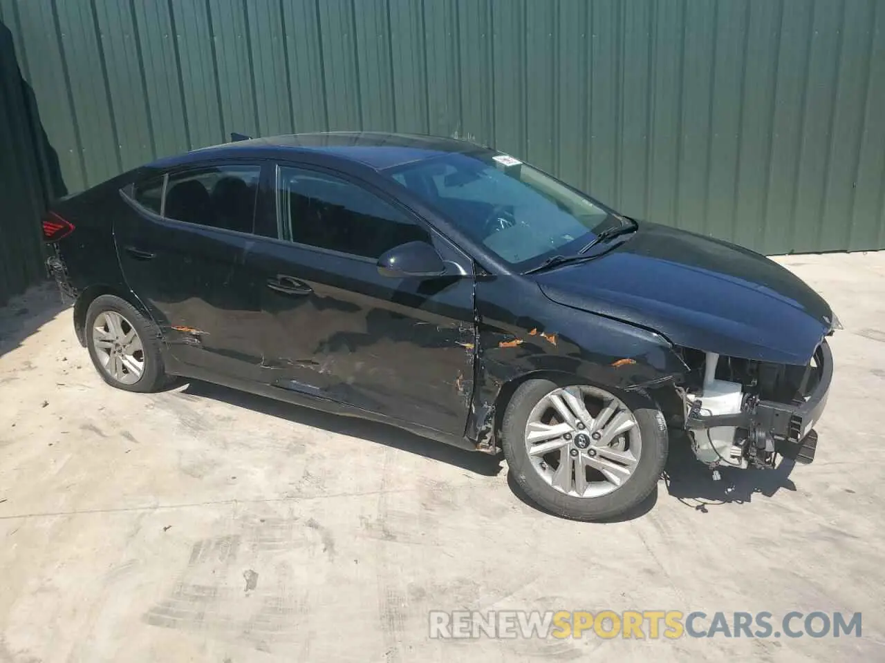 4 Photograph of a damaged car 5NPD84LF4LH551962 HYUNDAI ELANTRA 2020