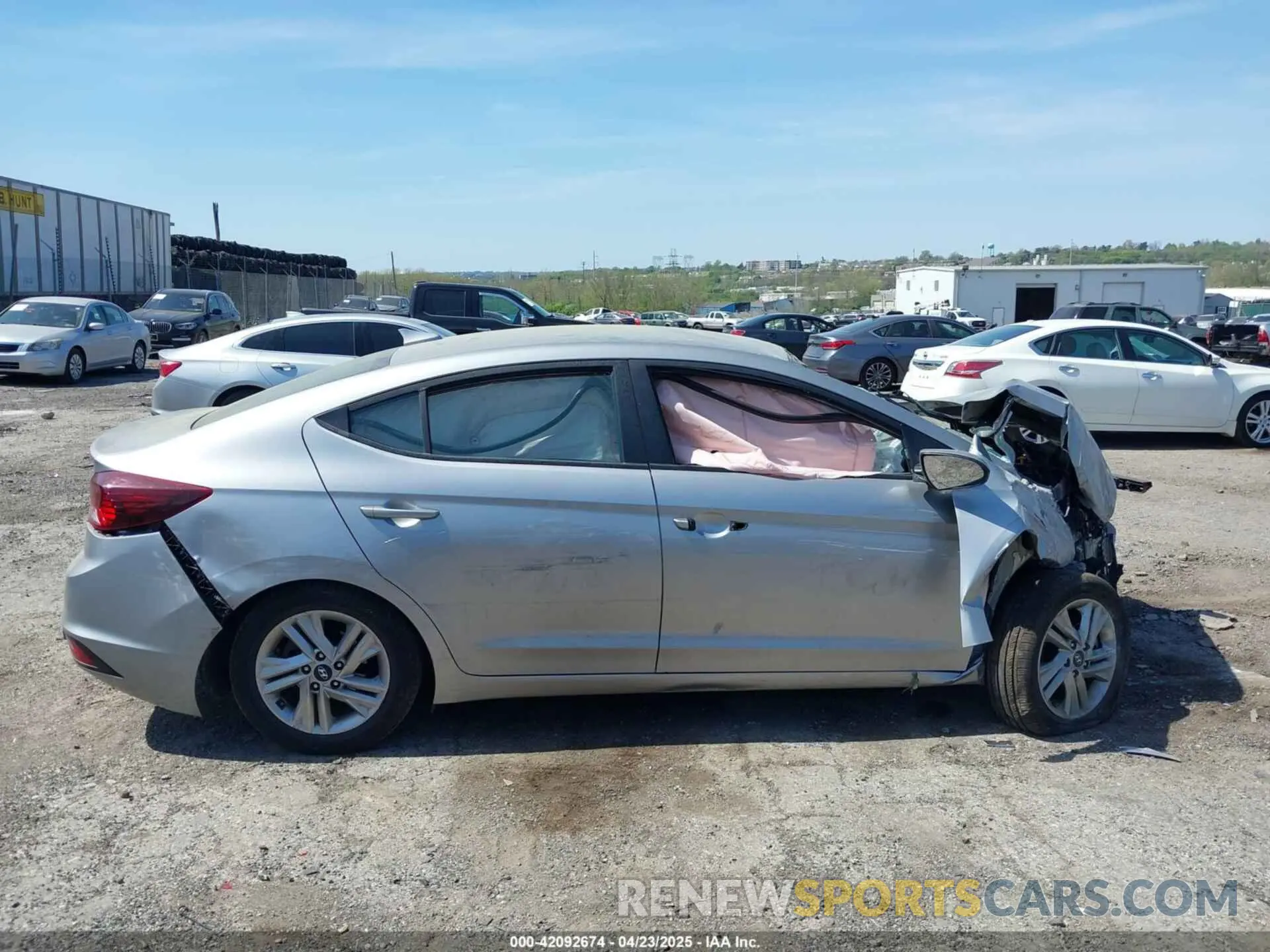 12 Photograph of a damaged car 5NPD84LF4LH553503 HYUNDAI ELANTRA 2020