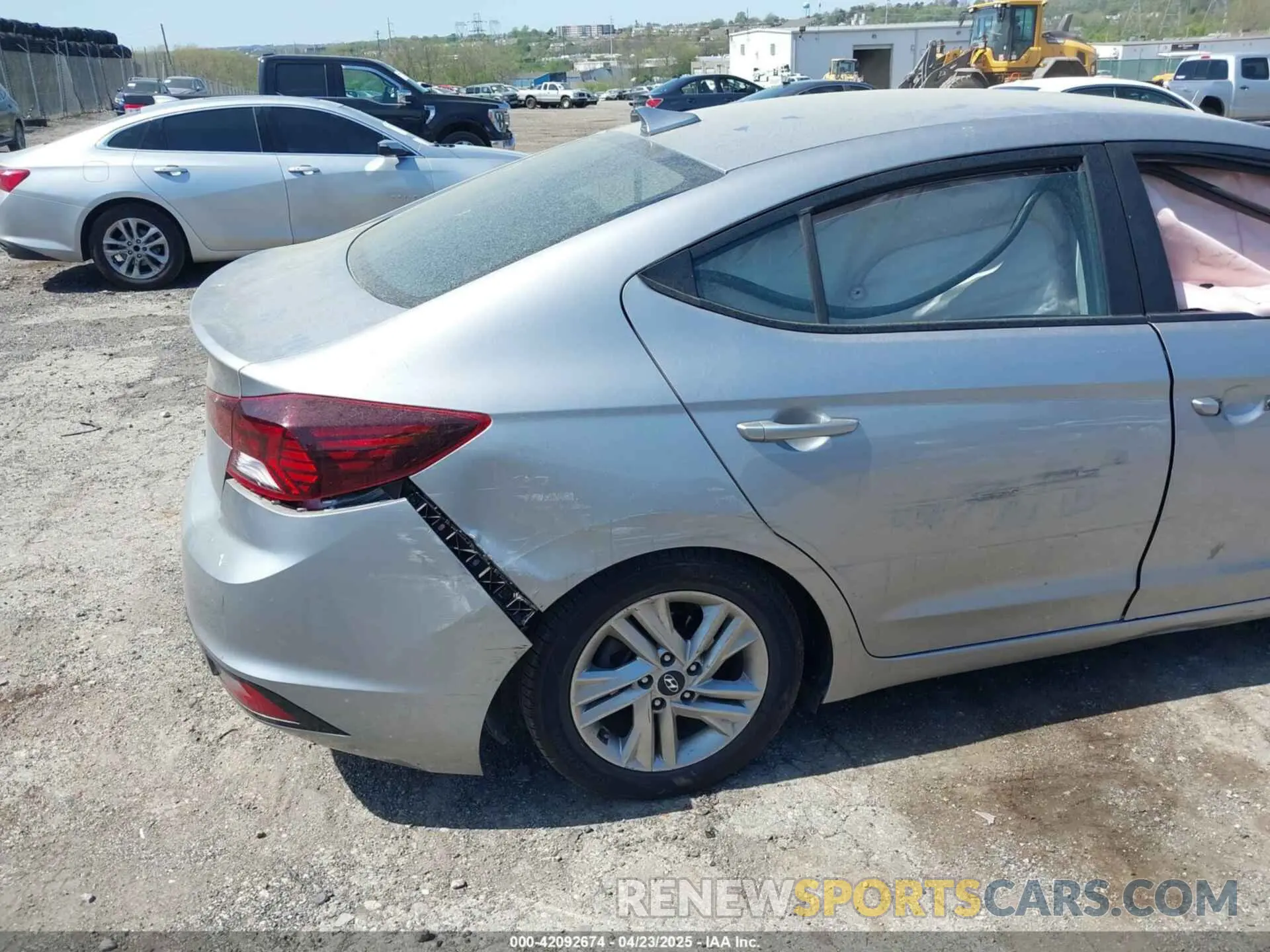 18 Photograph of a damaged car 5NPD84LF4LH553503 HYUNDAI ELANTRA 2020