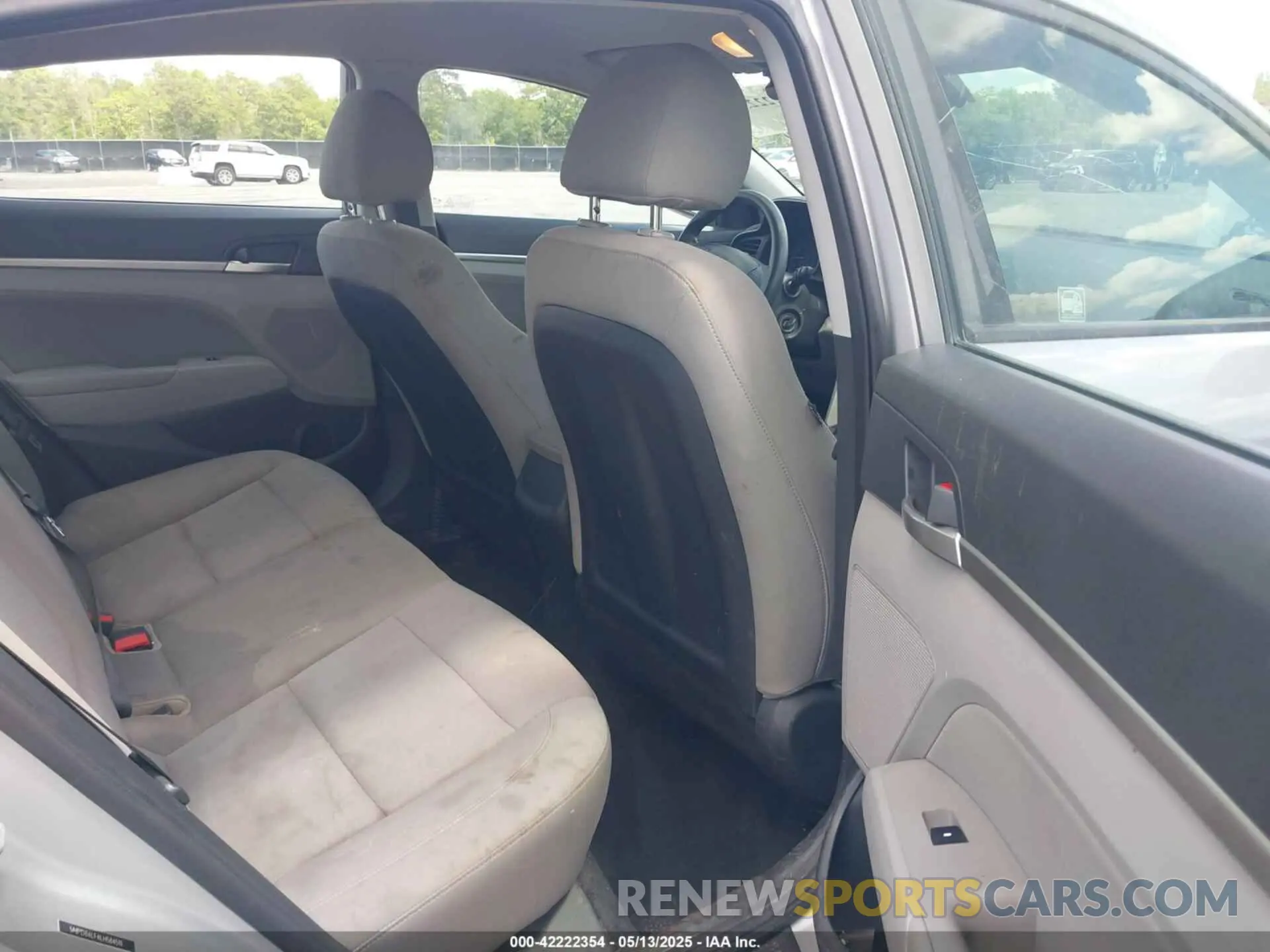8 Photograph of a damaged car 5NPD84LF4LH584511 HYUNDAI ELANTRA 2020