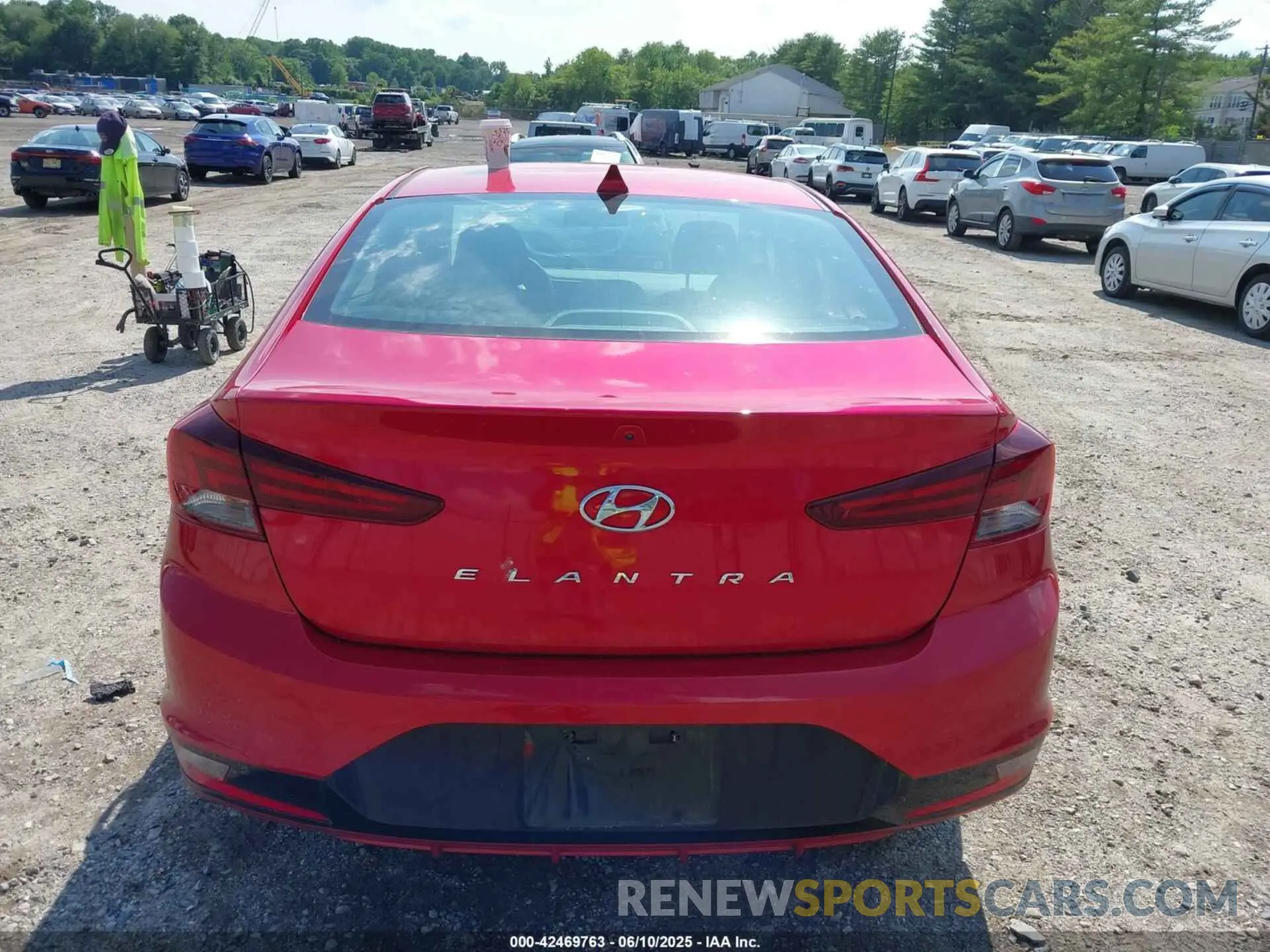 16 Photograph of a damaged car 5NPD84LF4LH598506 HYUNDAI ELANTRA 2020