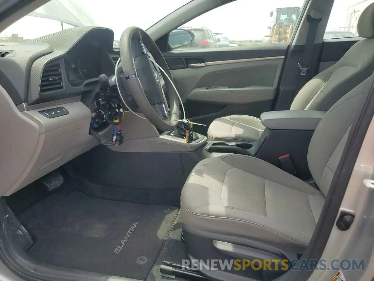 7 Photograph of a damaged car 5NPD84LF4LH608371 HYUNDAI ELANTRA 2020