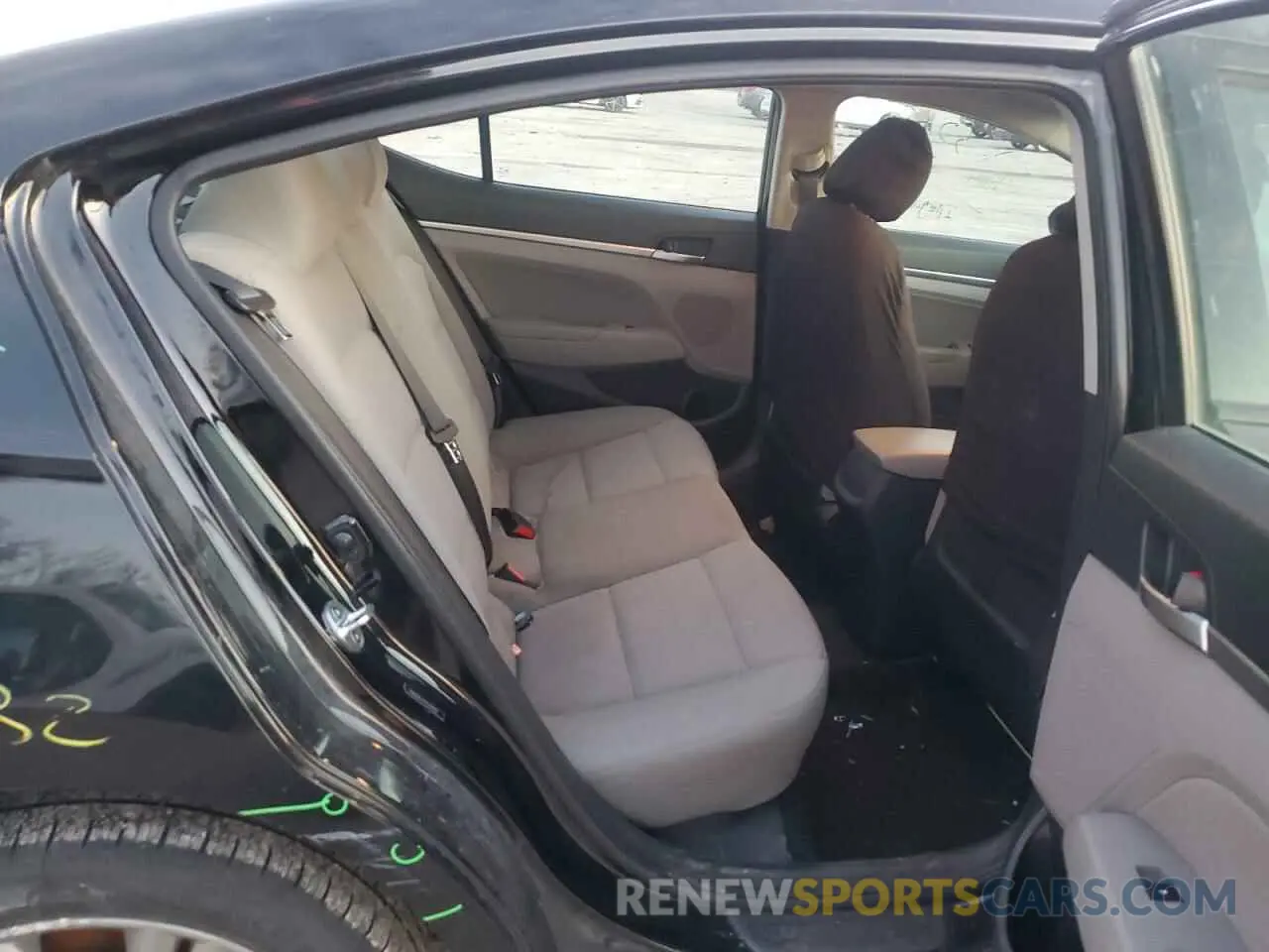 11 Photograph of a damaged car 5NPD84LF4LH624604 HYUNDAI ELANTRA 2020