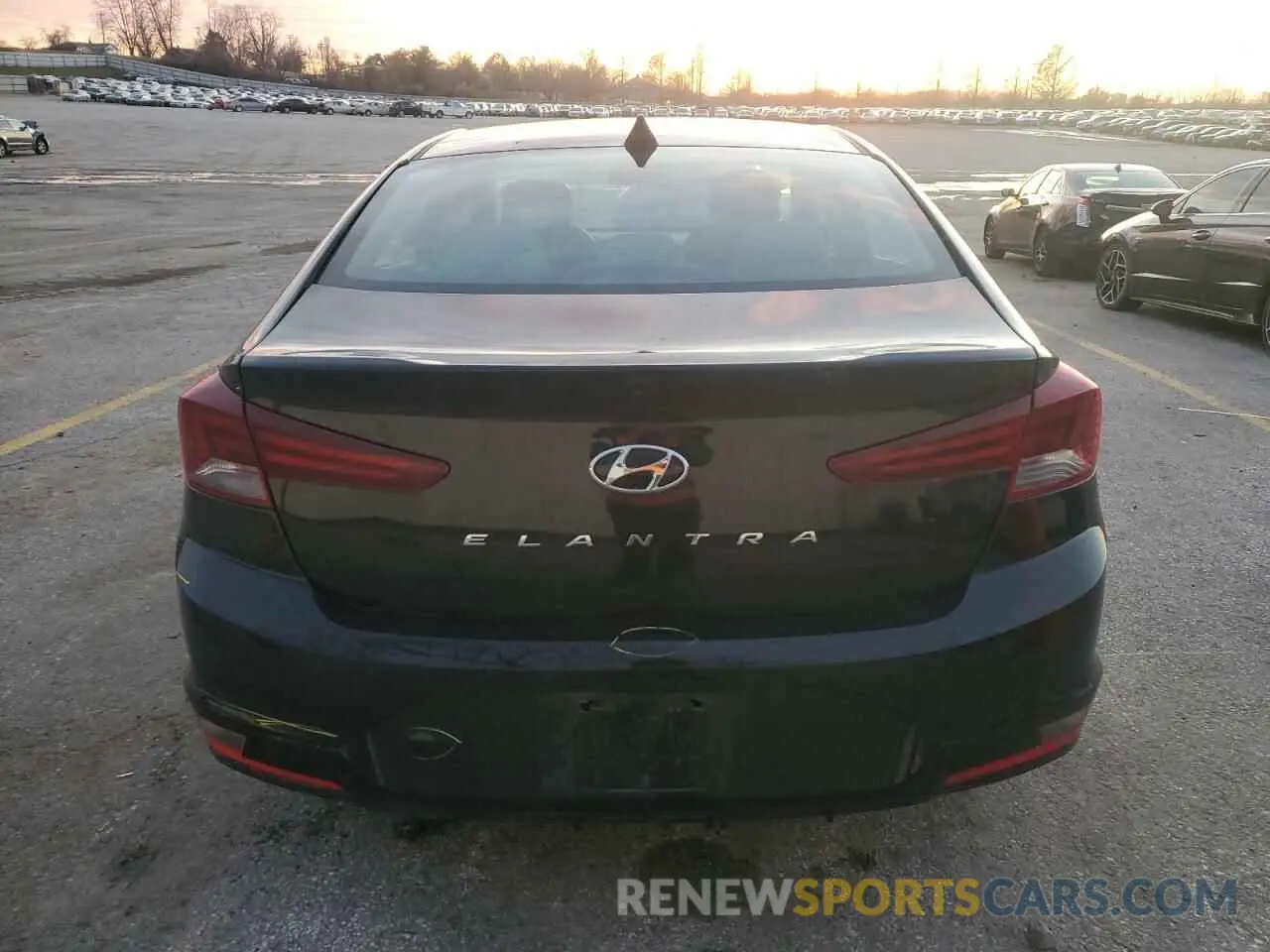 6 Photograph of a damaged car 5NPD84LF4LH624604 HYUNDAI ELANTRA 2020