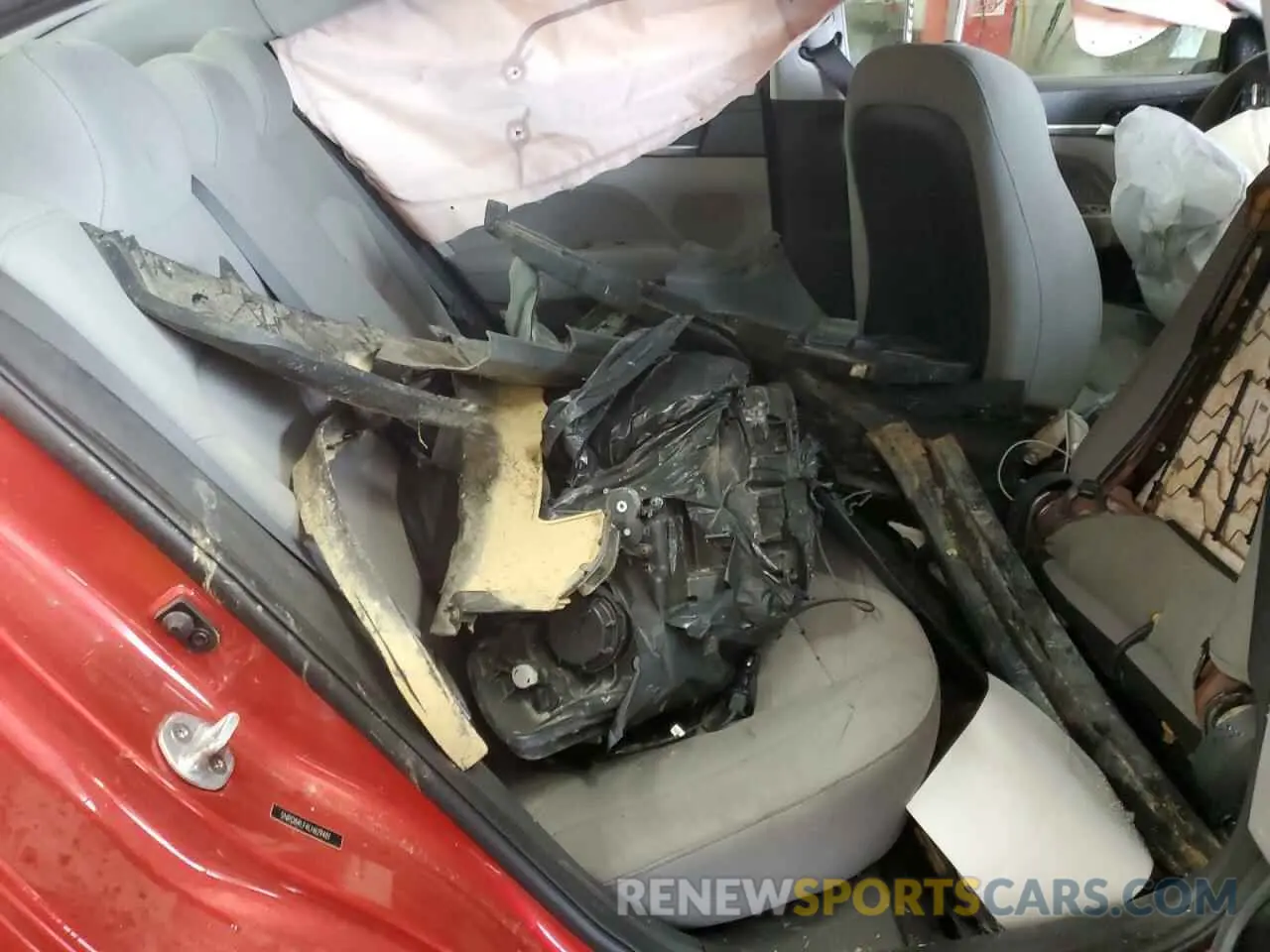 10 Photograph of a damaged car 5NPD84LF4LH629401 HYUNDAI ELANTRA 2020