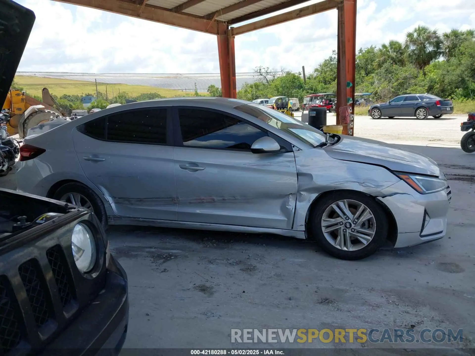 13 Photograph of a damaged car 5NPD84LF5LH512958 HYUNDAI ELANTRA 2020