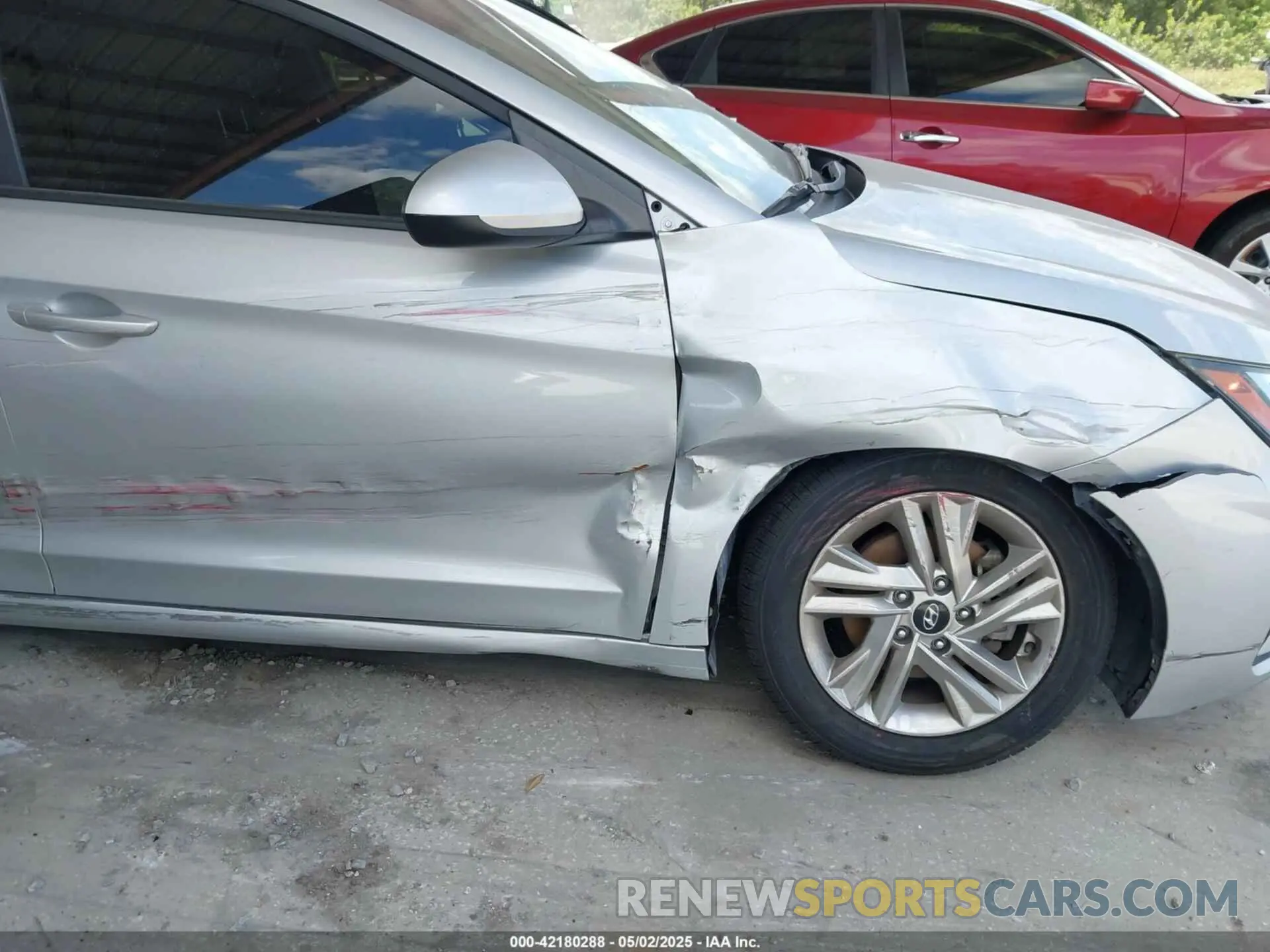 6 Photograph of a damaged car 5NPD84LF5LH512958 HYUNDAI ELANTRA 2020