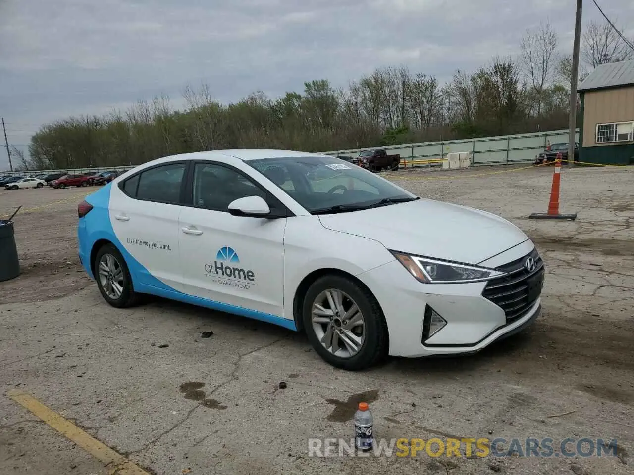 4 Photograph of a damaged car 5NPD84LF5LH536869 HYUNDAI ELANTRA 2020