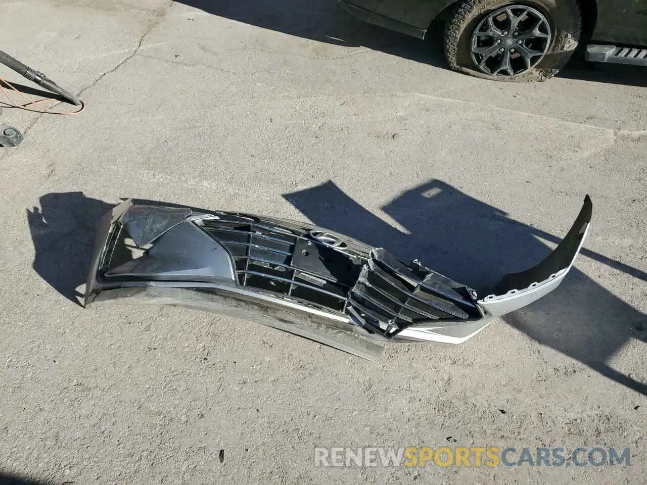 12 Photograph of a damaged car 5NPD84LF5LH561447 HYUNDAI ELANTRA 2020