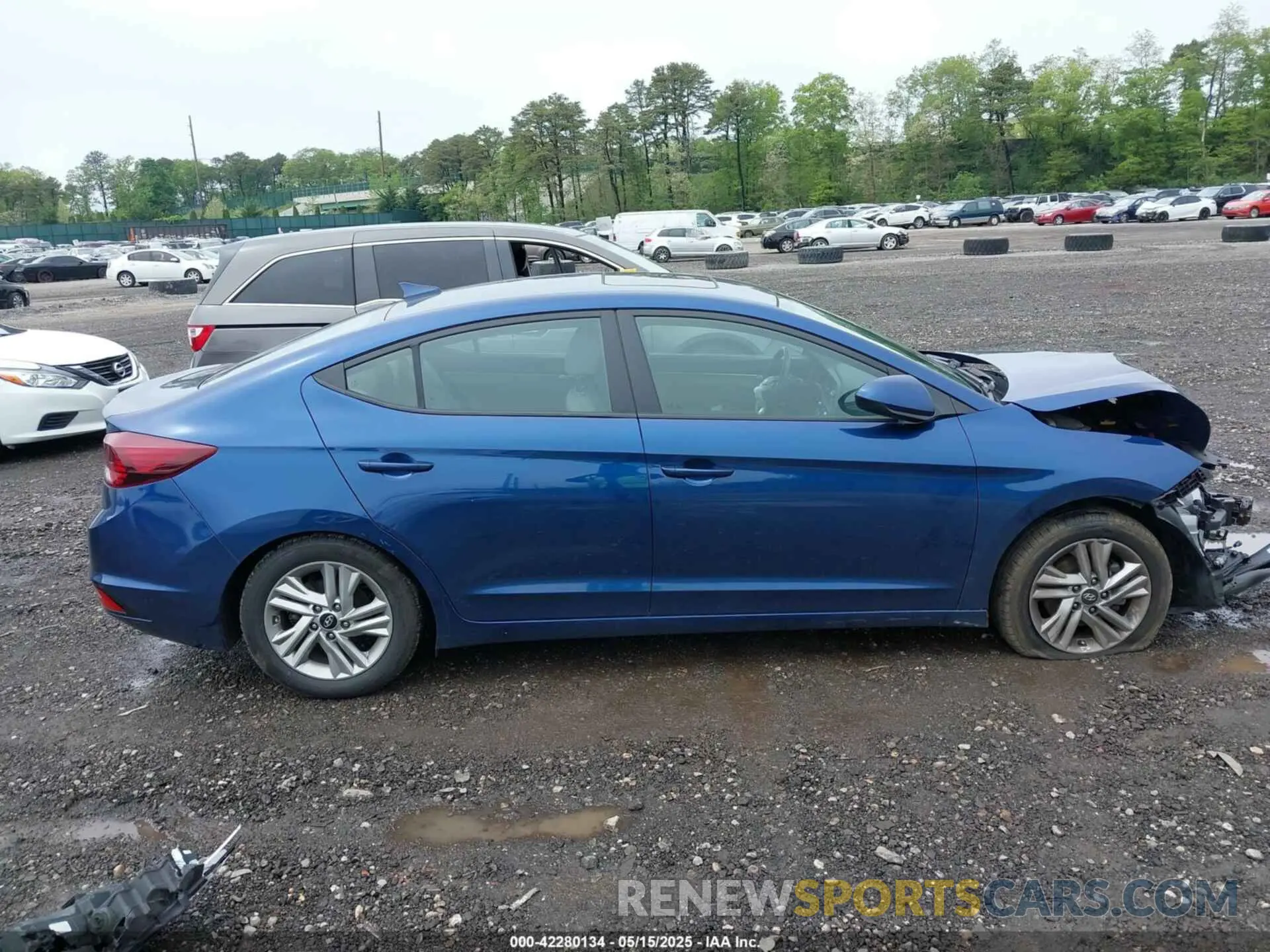 13 Photograph of a damaged car 5NPD84LF5LH591726 HYUNDAI ELANTRA 2020