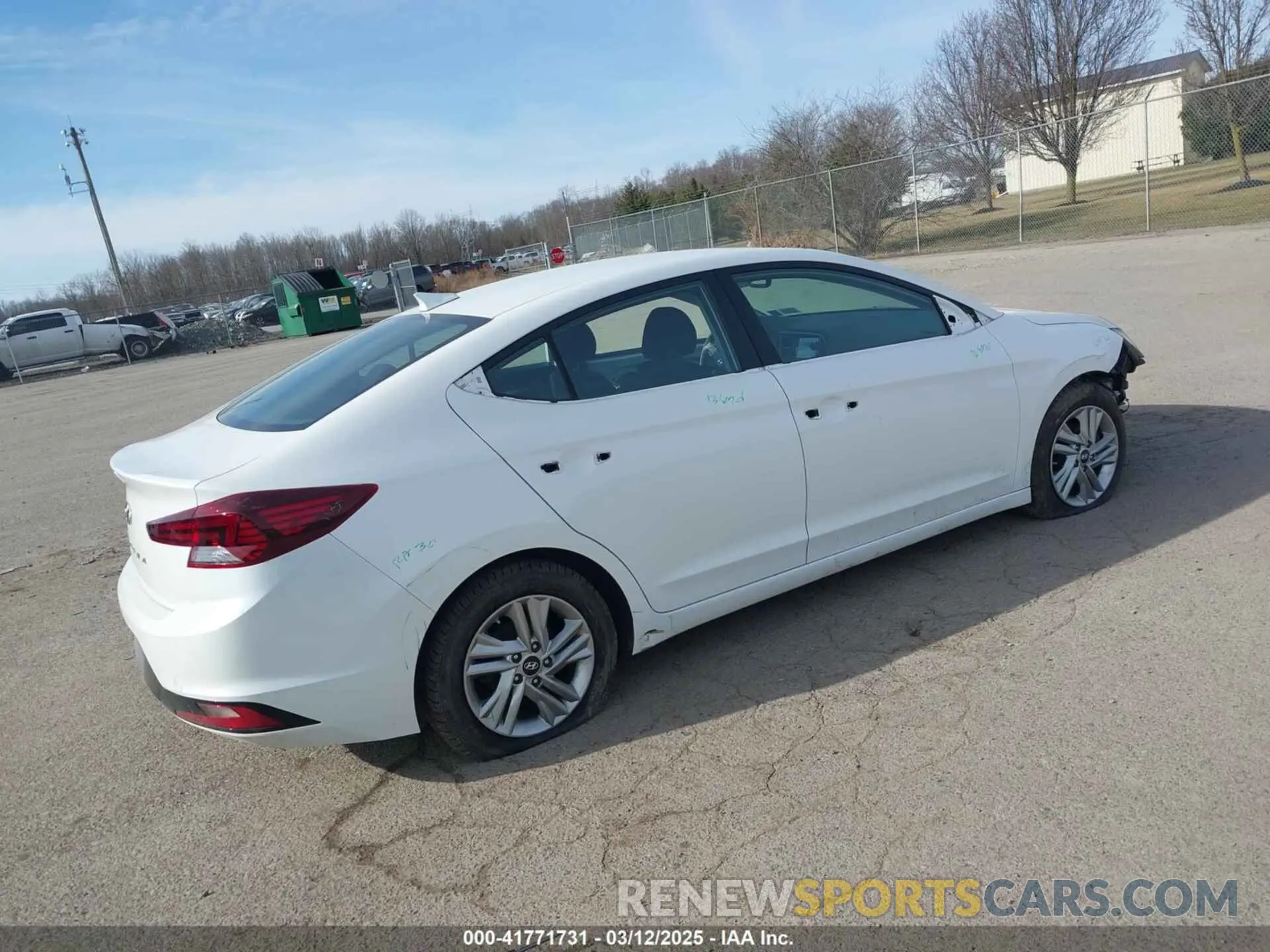 4 Photograph of a damaged car 5NPD84LF5LH599549 HYUNDAI ELANTRA 2020