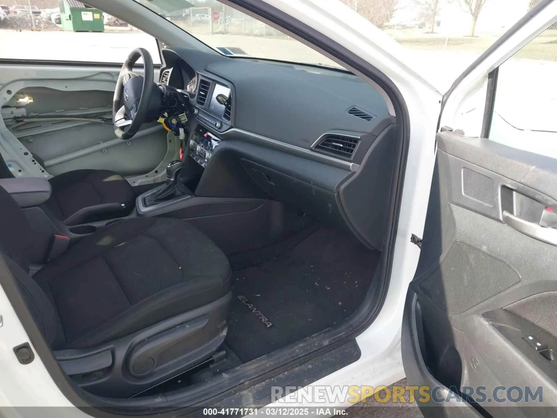 5 Photograph of a damaged car 5NPD84LF5LH599549 HYUNDAI ELANTRA 2020