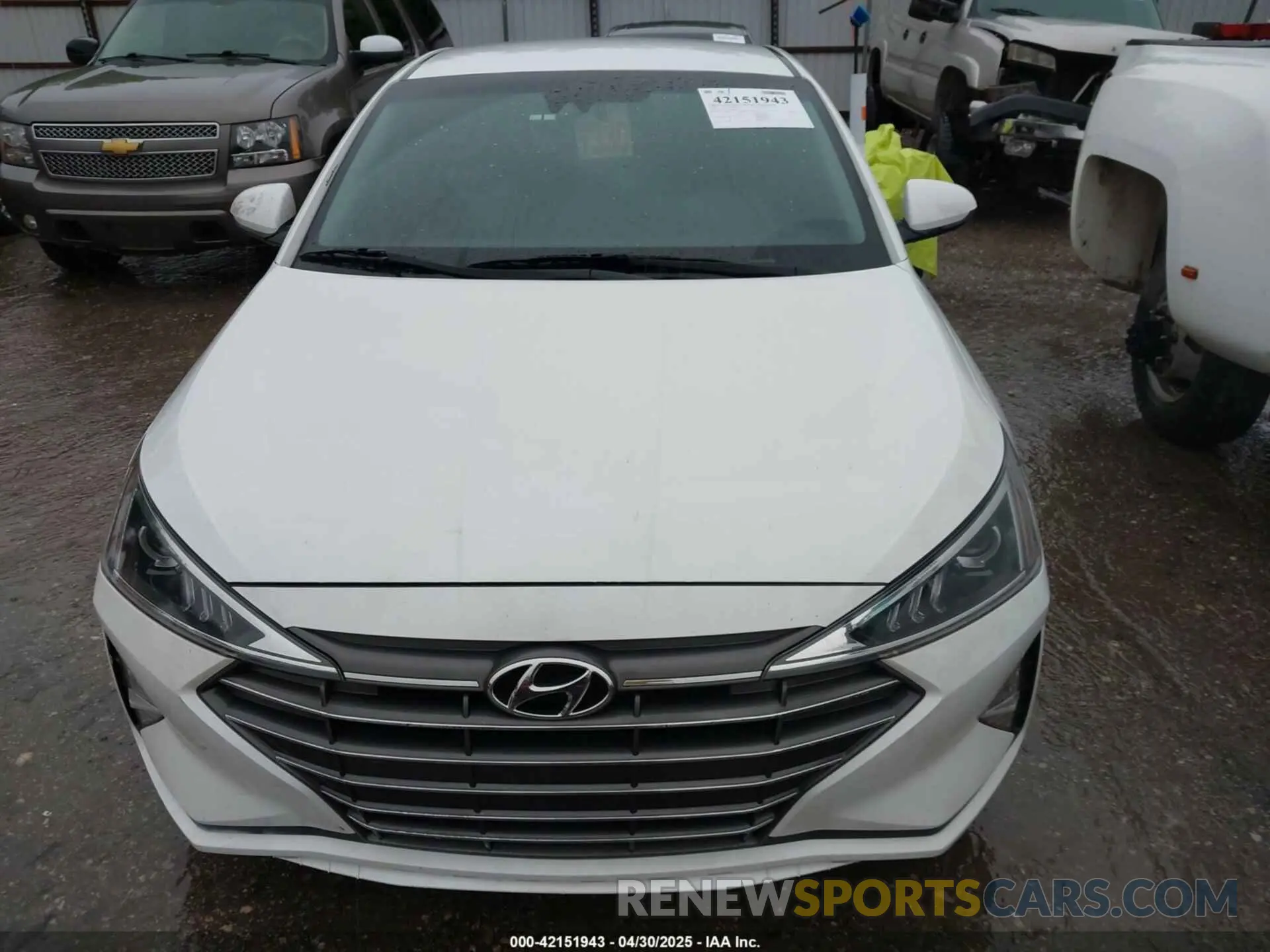 12 Photograph of a damaged car 5NPD84LF5LH604619 HYUNDAI ELANTRA 2020