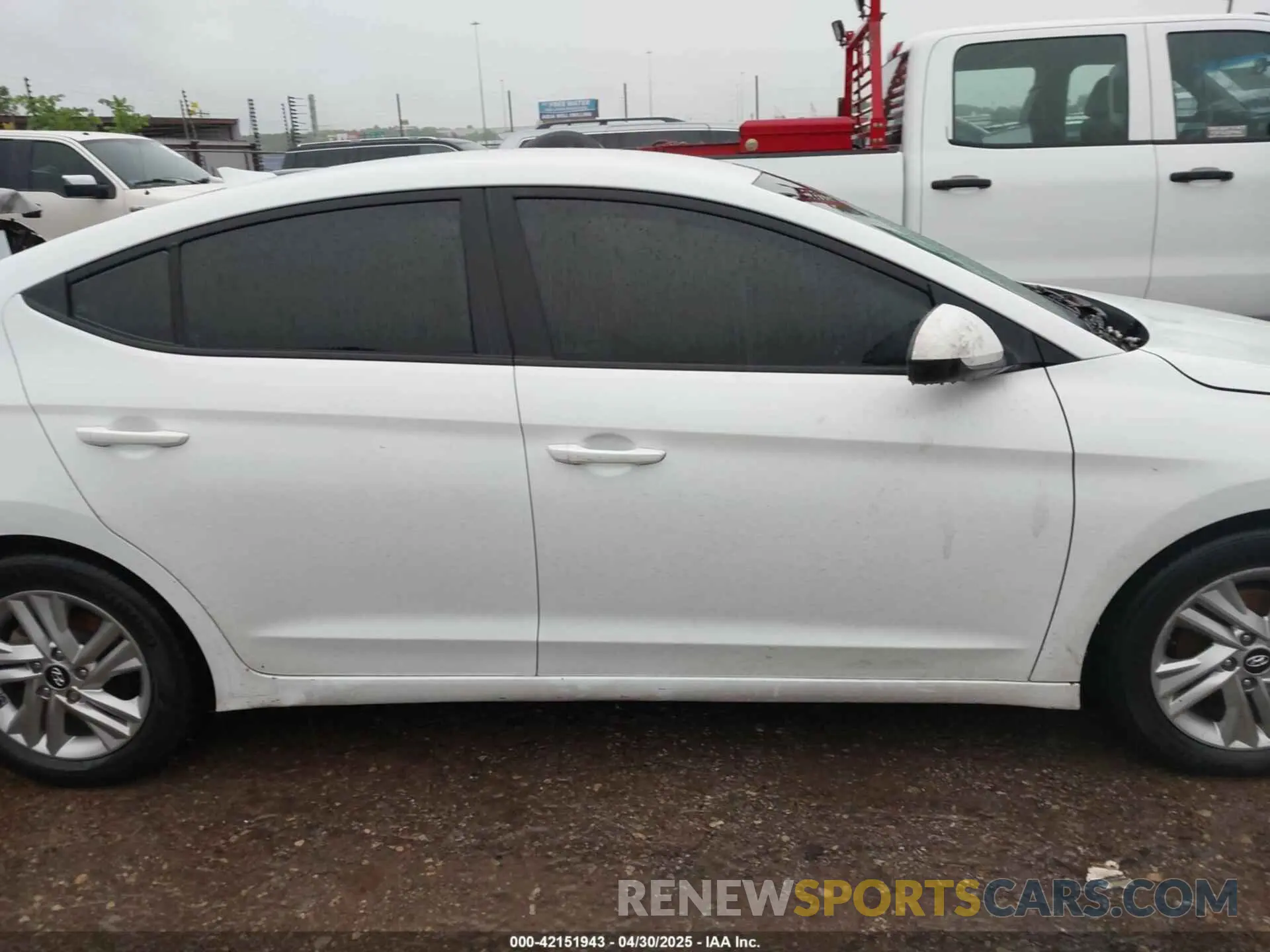 13 Photograph of a damaged car 5NPD84LF5LH604619 HYUNDAI ELANTRA 2020