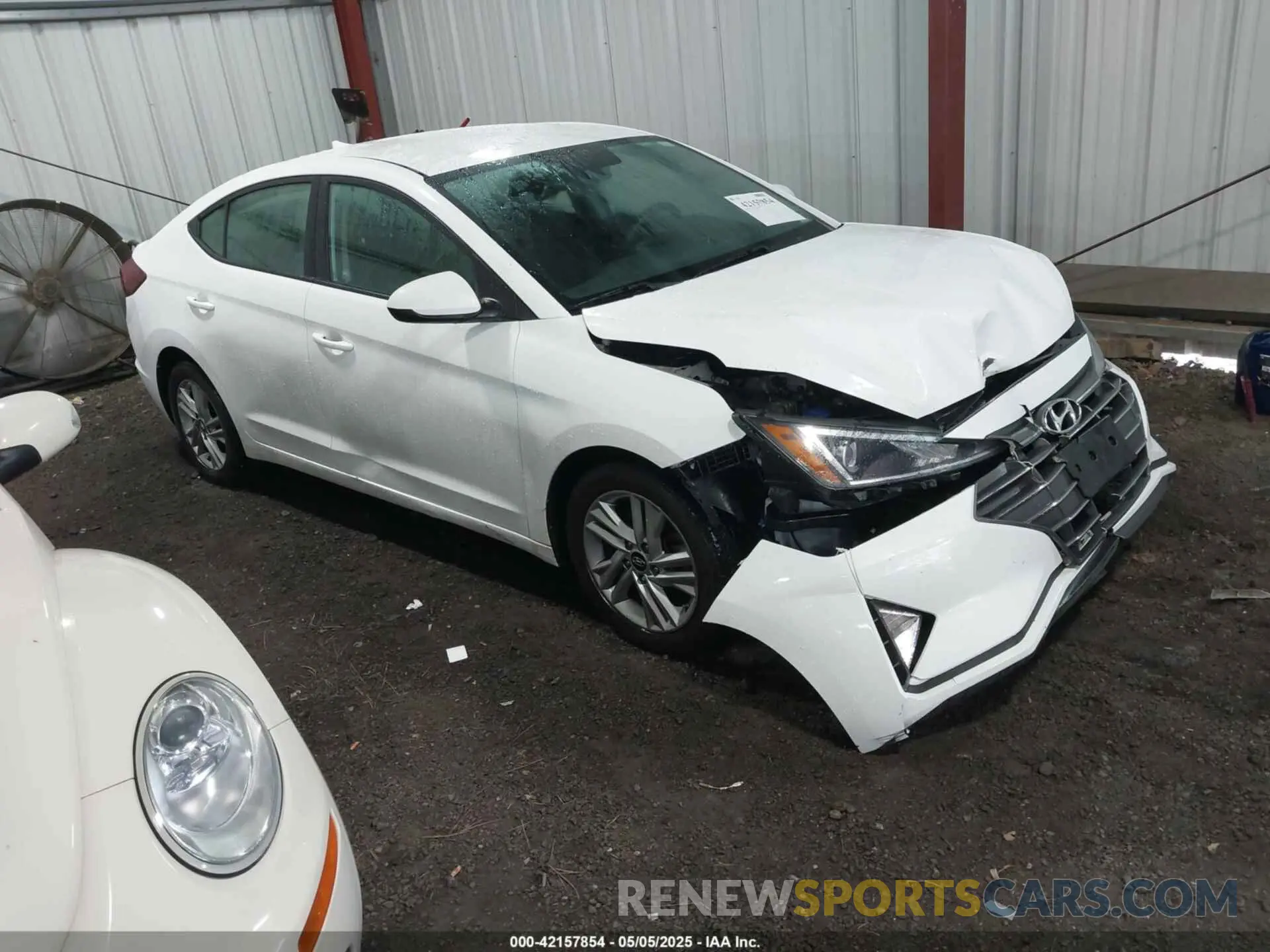1 Photograph of a damaged car 5NPD84LF5LH627804 HYUNDAI ELANTRA 2020