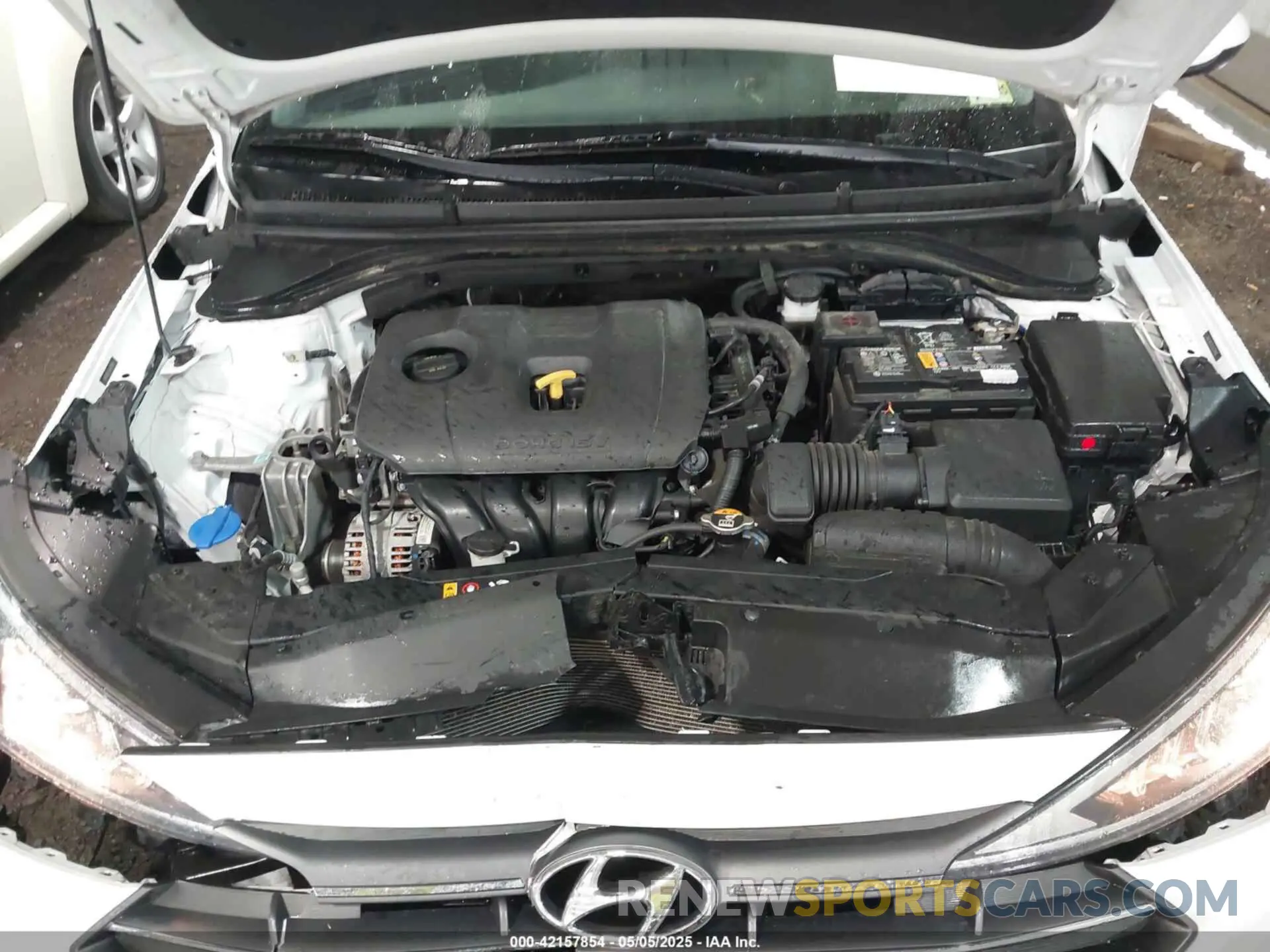 10 Photograph of a damaged car 5NPD84LF5LH627804 HYUNDAI ELANTRA 2020