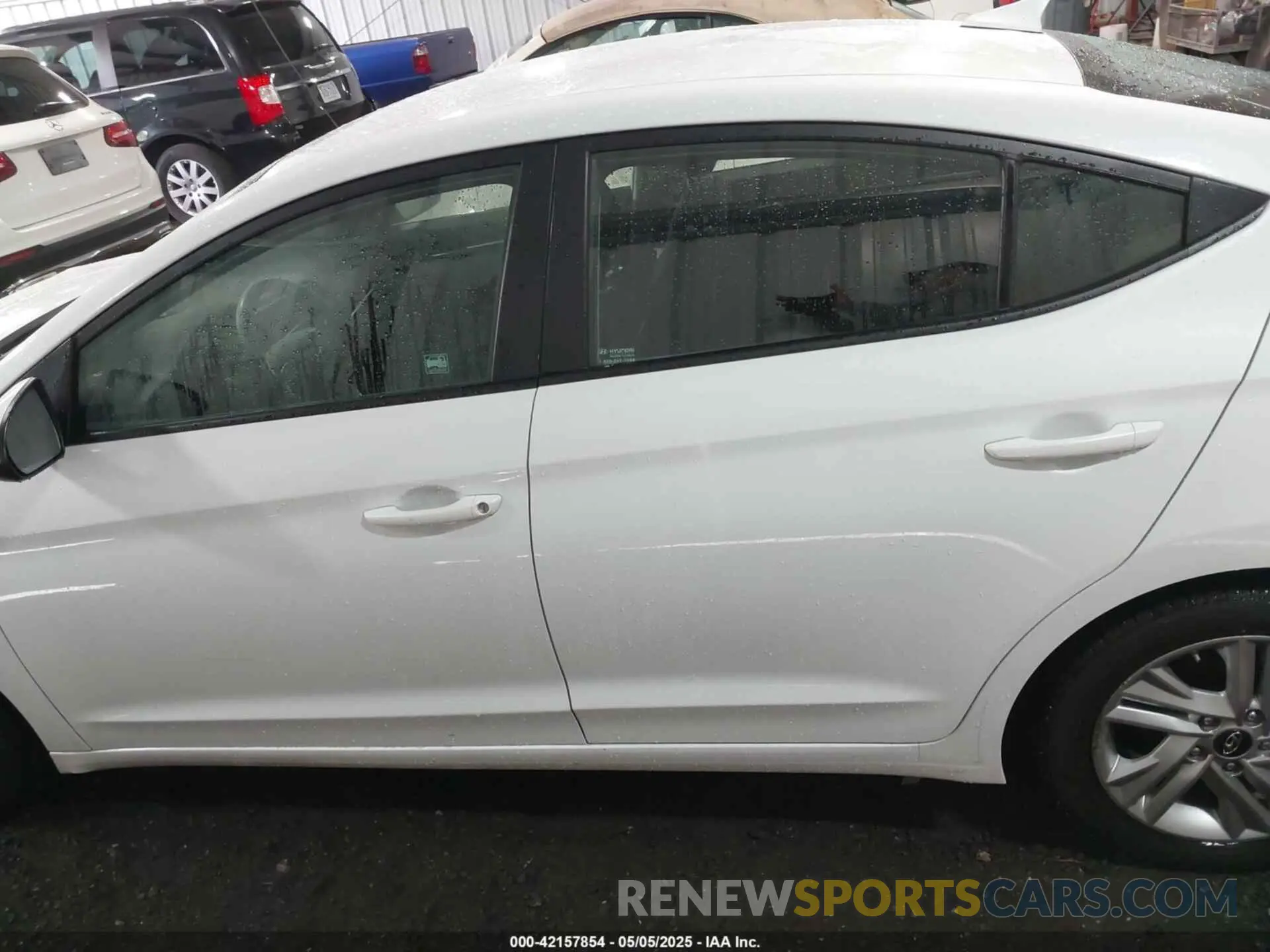 14 Photograph of a damaged car 5NPD84LF5LH627804 HYUNDAI ELANTRA 2020