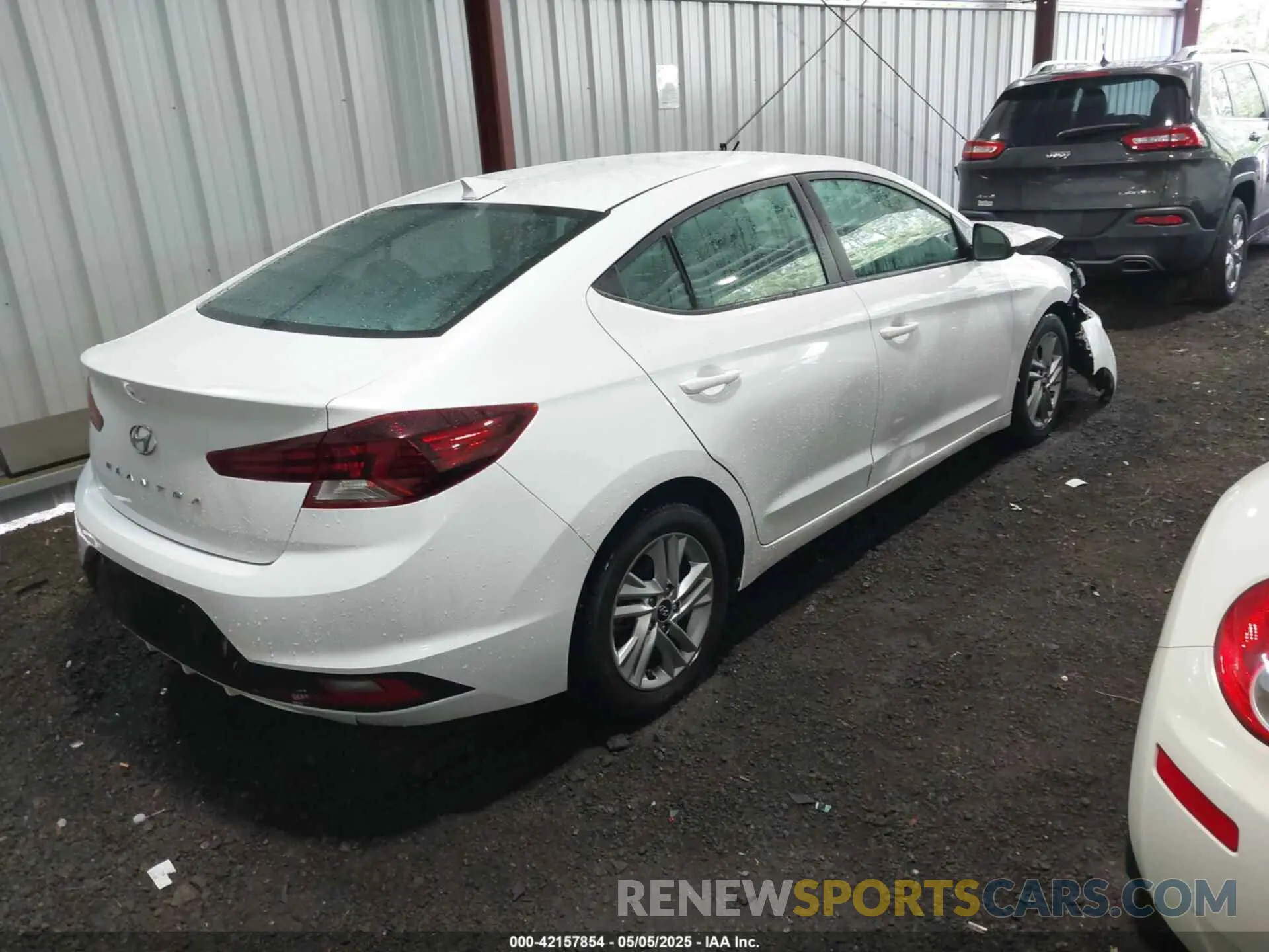 4 Photograph of a damaged car 5NPD84LF5LH627804 HYUNDAI ELANTRA 2020