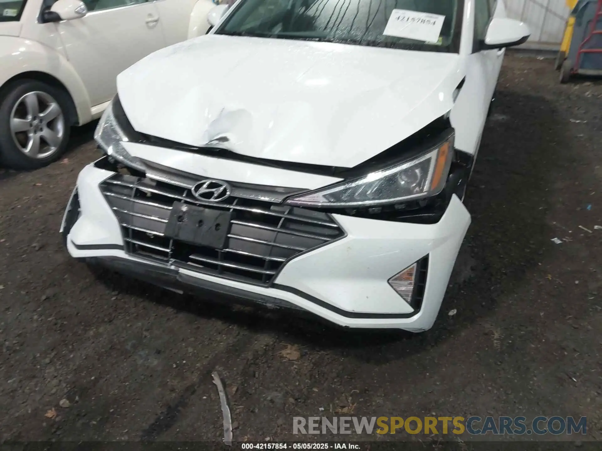 6 Photograph of a damaged car 5NPD84LF5LH627804 HYUNDAI ELANTRA 2020