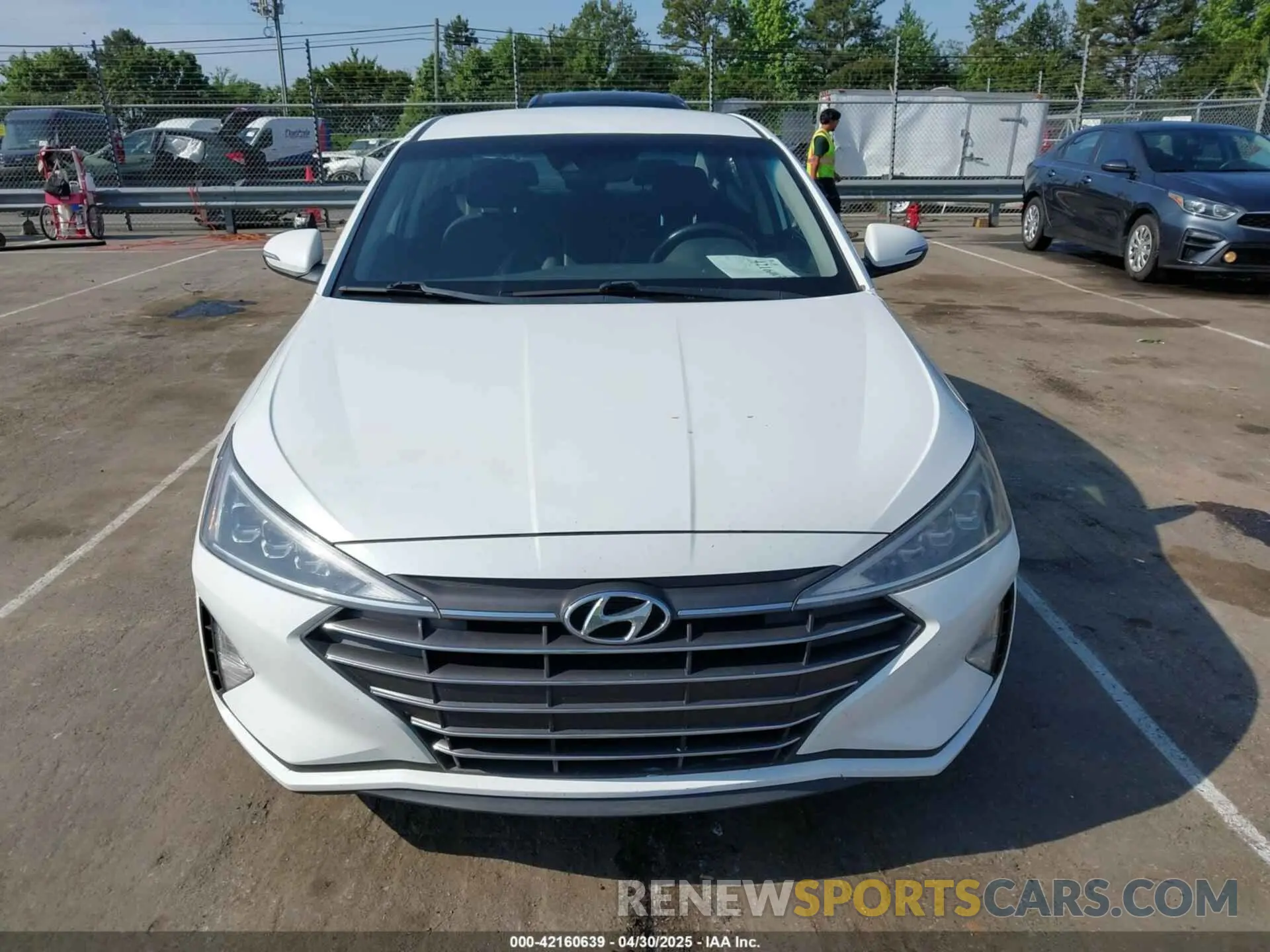 12 Photograph of a damaged car 5NPD84LF6LH498164 HYUNDAI ELANTRA 2020