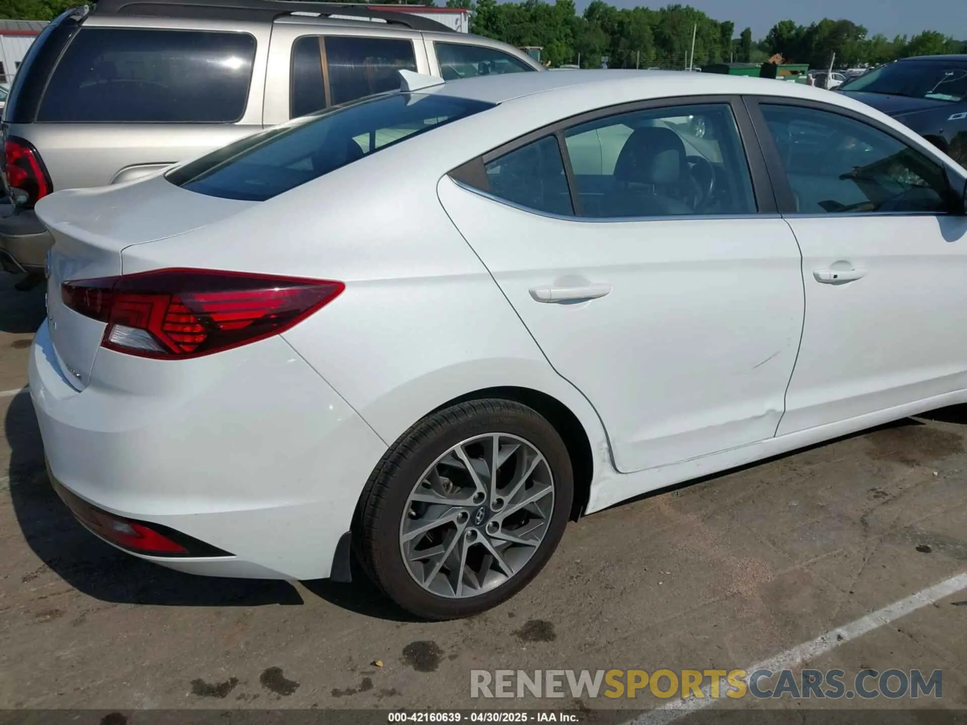 6 Photograph of a damaged car 5NPD84LF6LH498164 HYUNDAI ELANTRA 2020