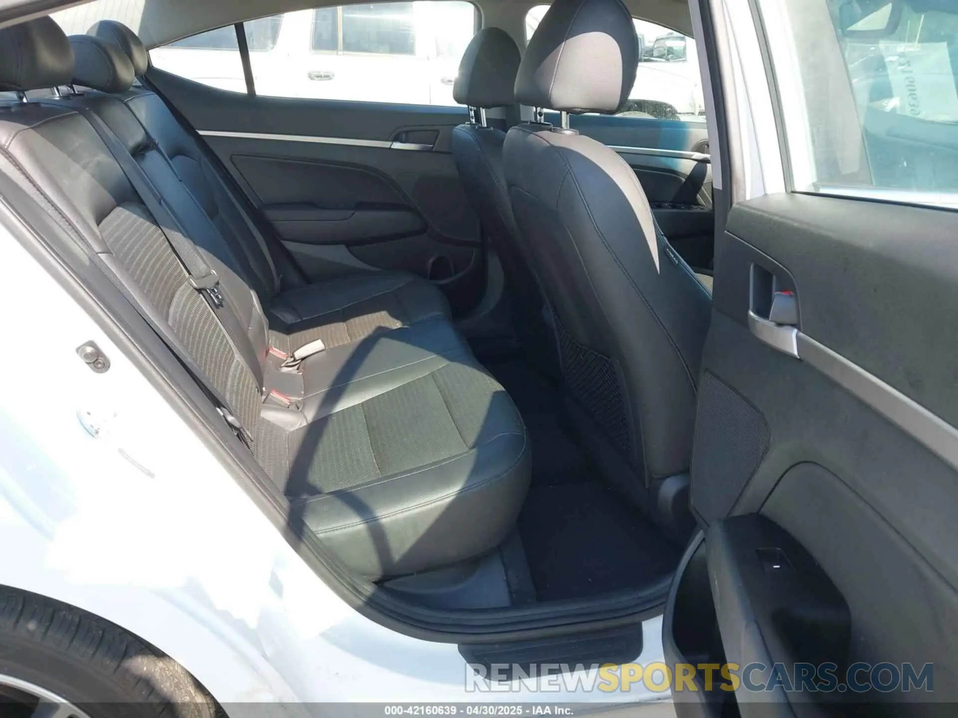 8 Photograph of a damaged car 5NPD84LF6LH498164 HYUNDAI ELANTRA 2020