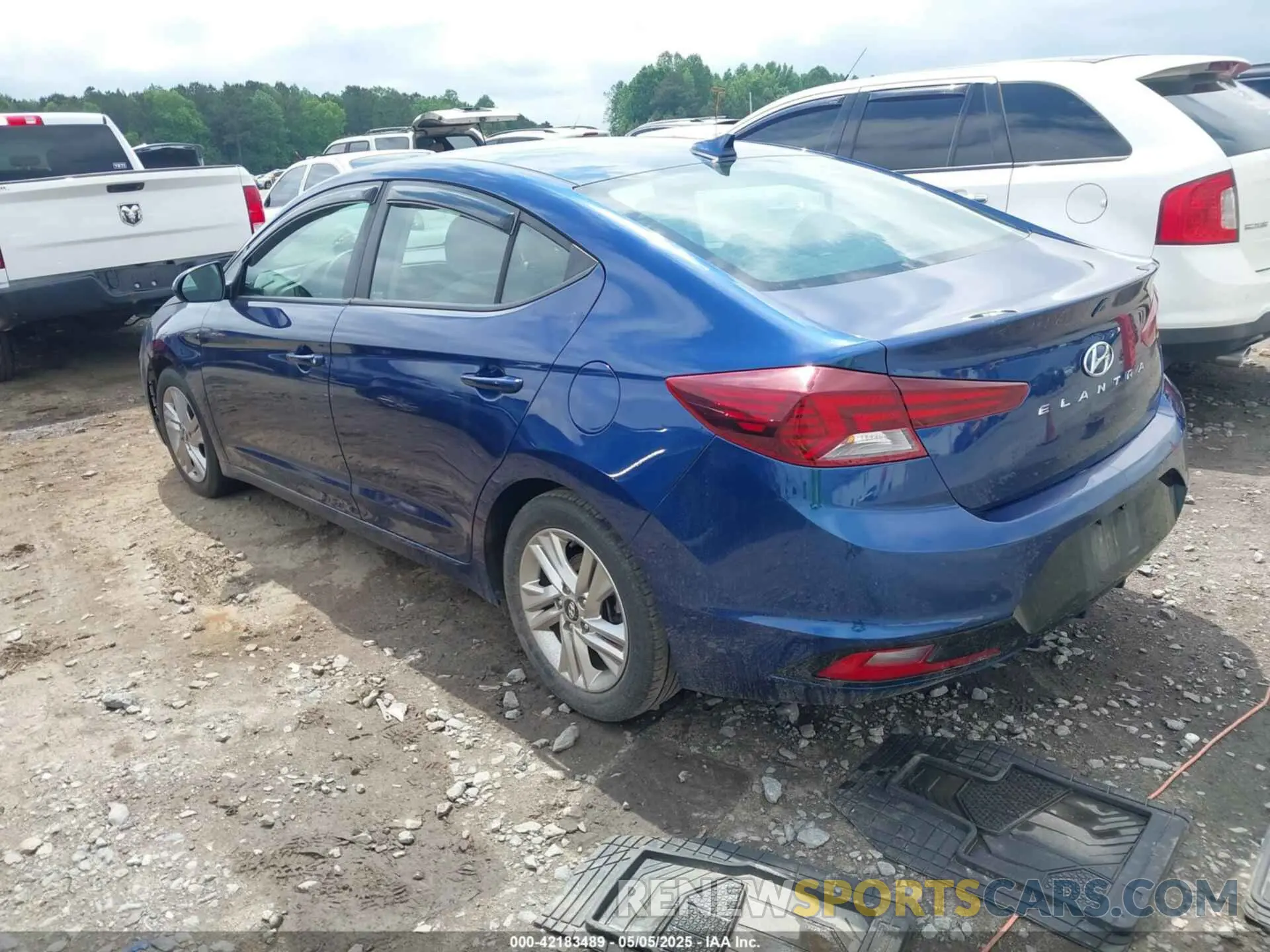 3 Photograph of a damaged car 5NPD84LF6LH510202 HYUNDAI ELANTRA 2020