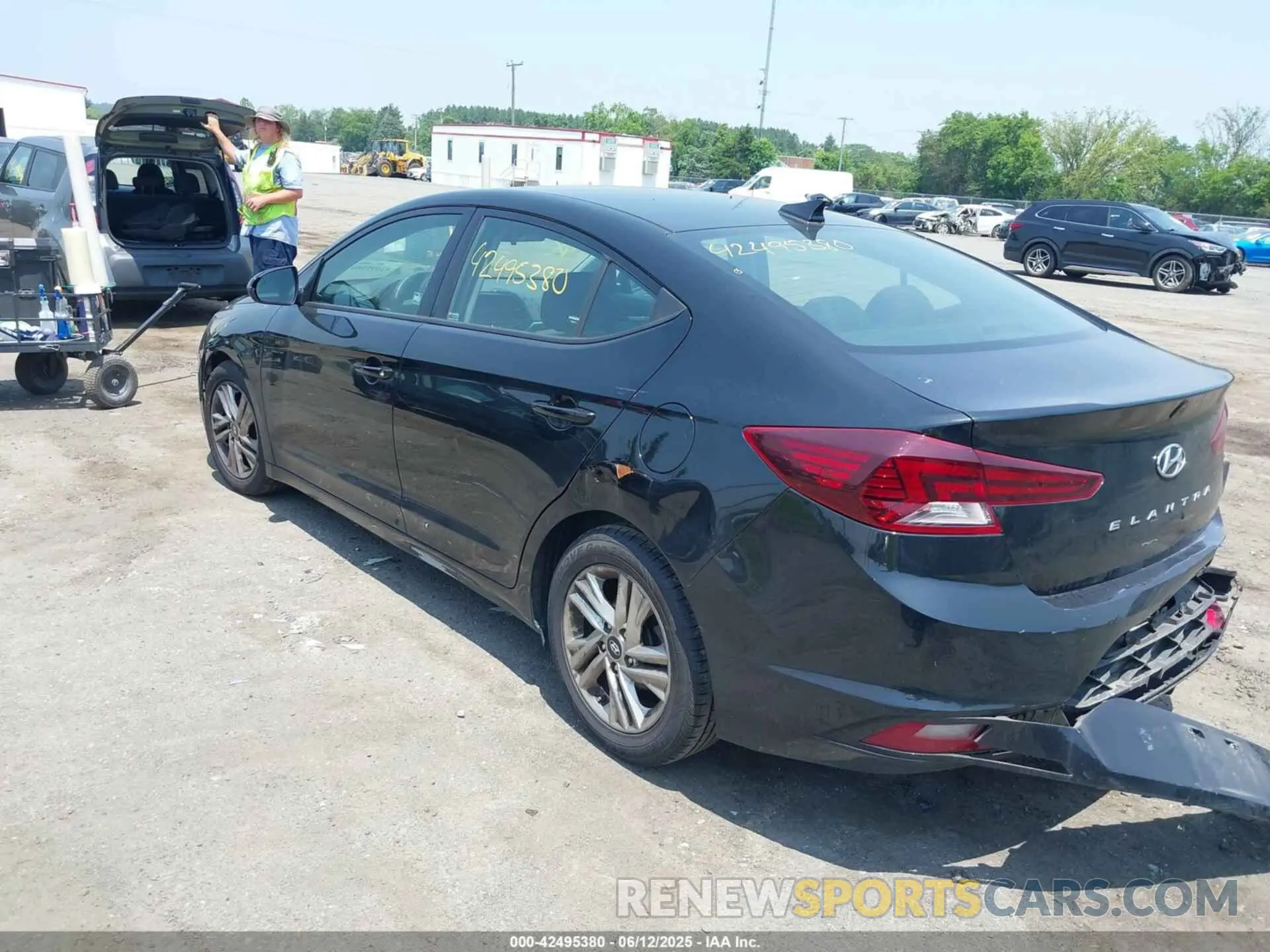 3 Photograph of a damaged car 5NPD84LF6LH513469 HYUNDAI ELANTRA 2020