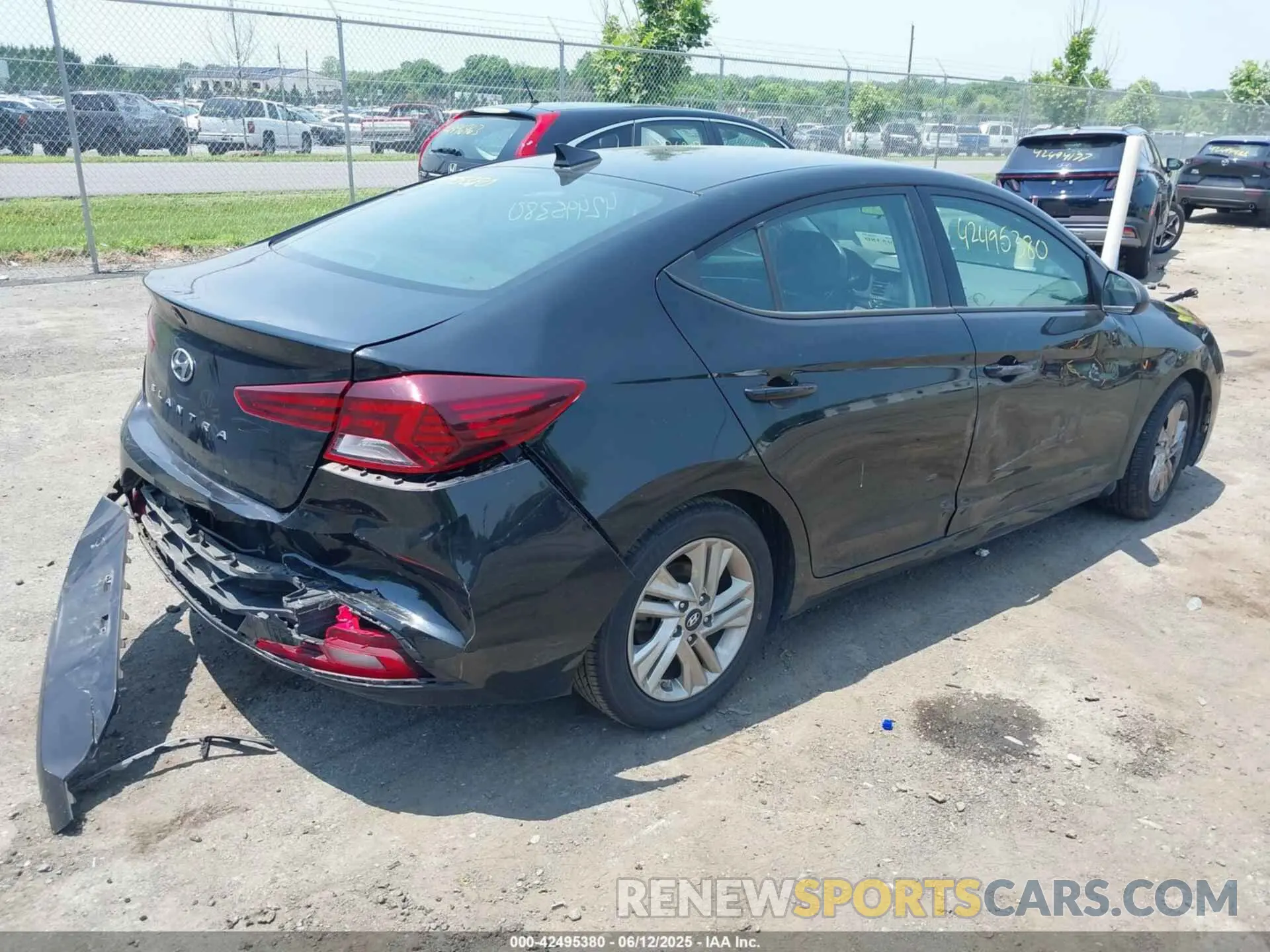 4 Photograph of a damaged car 5NPD84LF6LH513469 HYUNDAI ELANTRA 2020