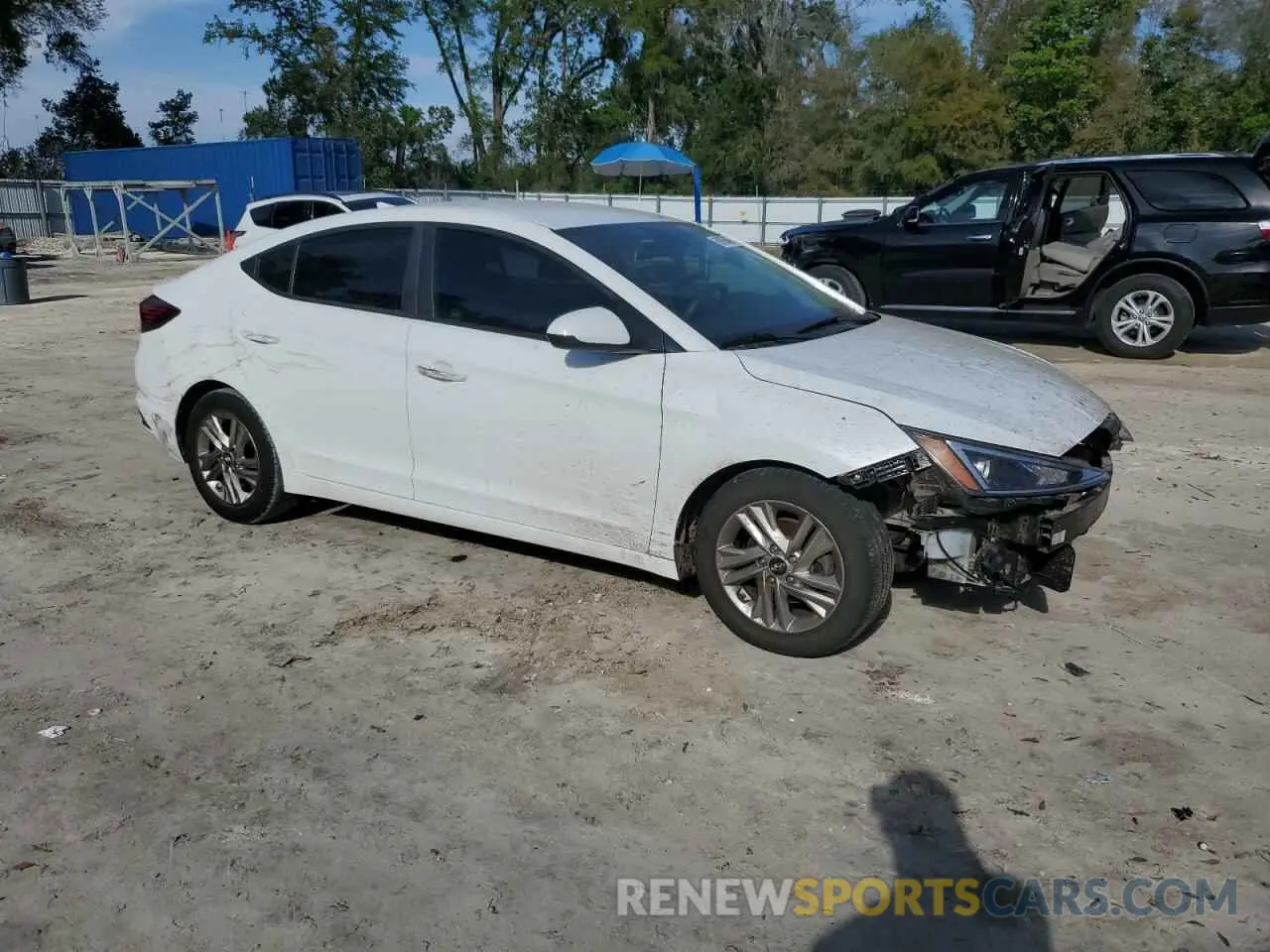 4 Photograph of a damaged car 5NPD84LF6LH525671 HYUNDAI ELANTRA 2020