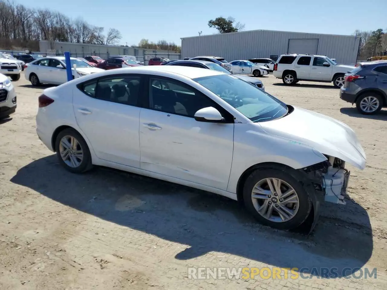 4 Photograph of a damaged car 5NPD84LF6LH527078 HYUNDAI ELANTRA 2020