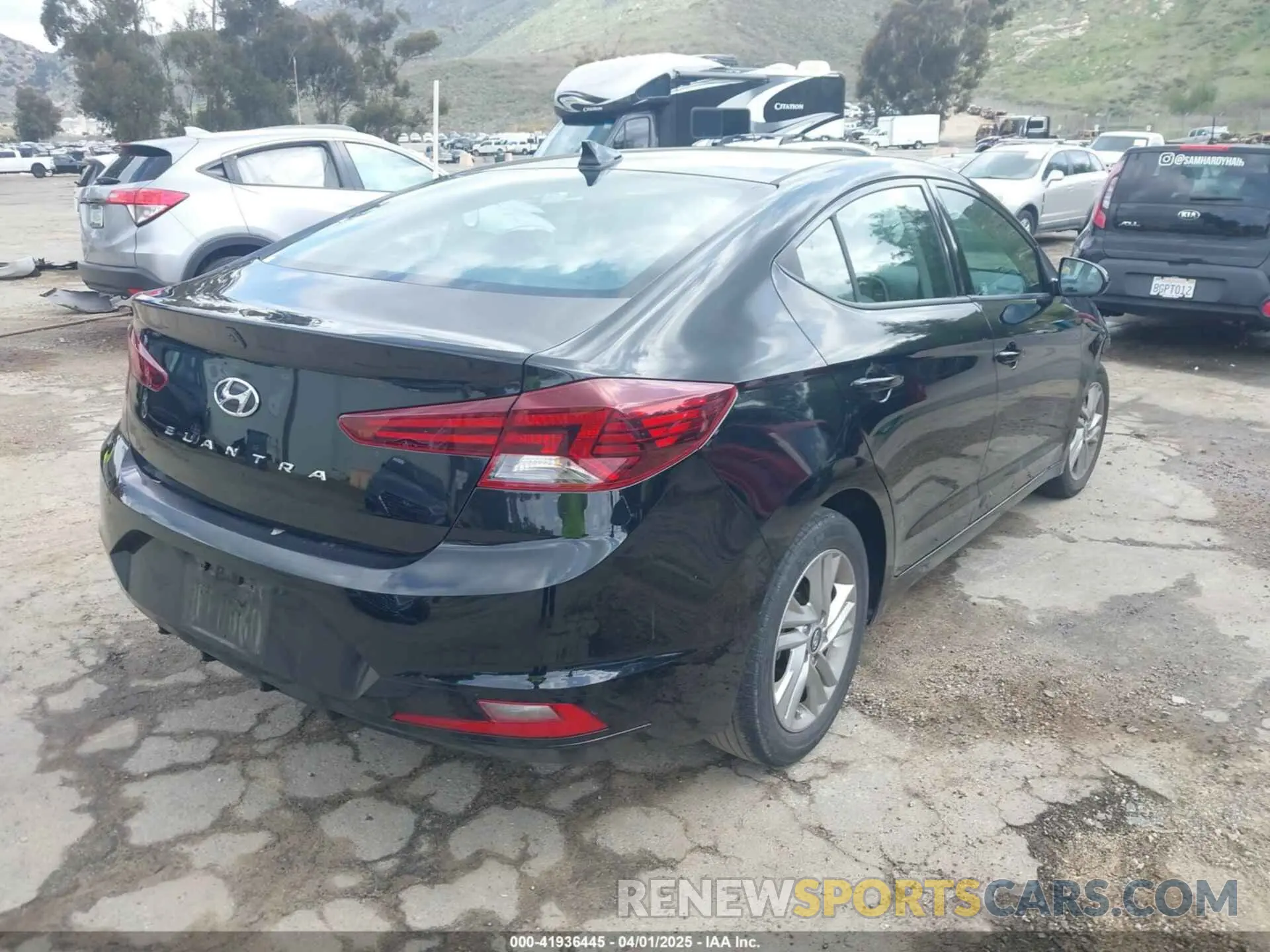 4 Photograph of a damaged car 5NPD84LF6LH534418 HYUNDAI ELANTRA 2020