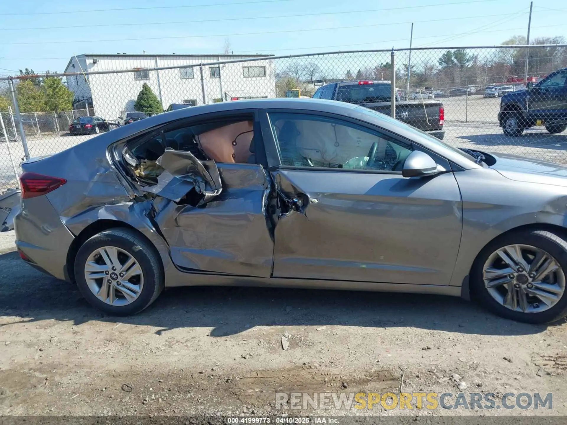 14 Photograph of a damaged car 5NPD84LF6LH536119 HYUNDAI ELANTRA 2020