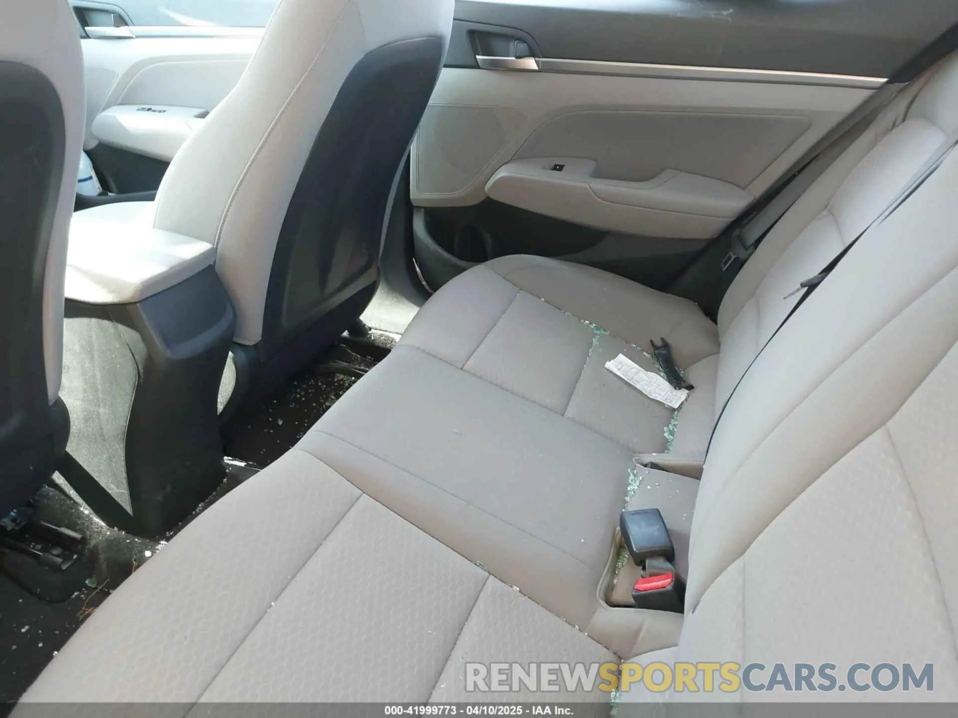 8 Photograph of a damaged car 5NPD84LF6LH536119 HYUNDAI ELANTRA 2020