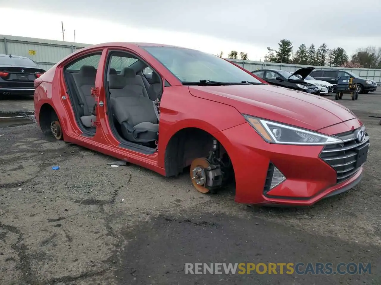 4 Photograph of a damaged car 5NPD84LF6LH552529 HYUNDAI ELANTRA 2020