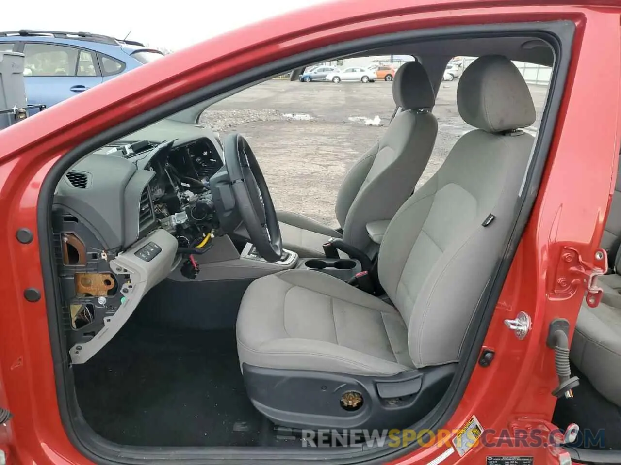 7 Photograph of a damaged car 5NPD84LF6LH552529 HYUNDAI ELANTRA 2020