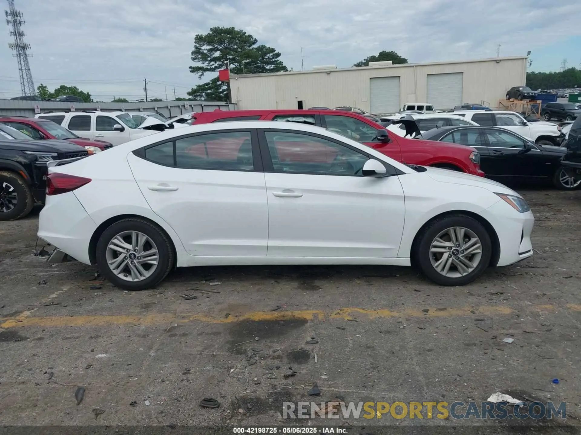 13 Photograph of a damaged car 5NPD84LF7LH543676 HYUNDAI ELANTRA 2020