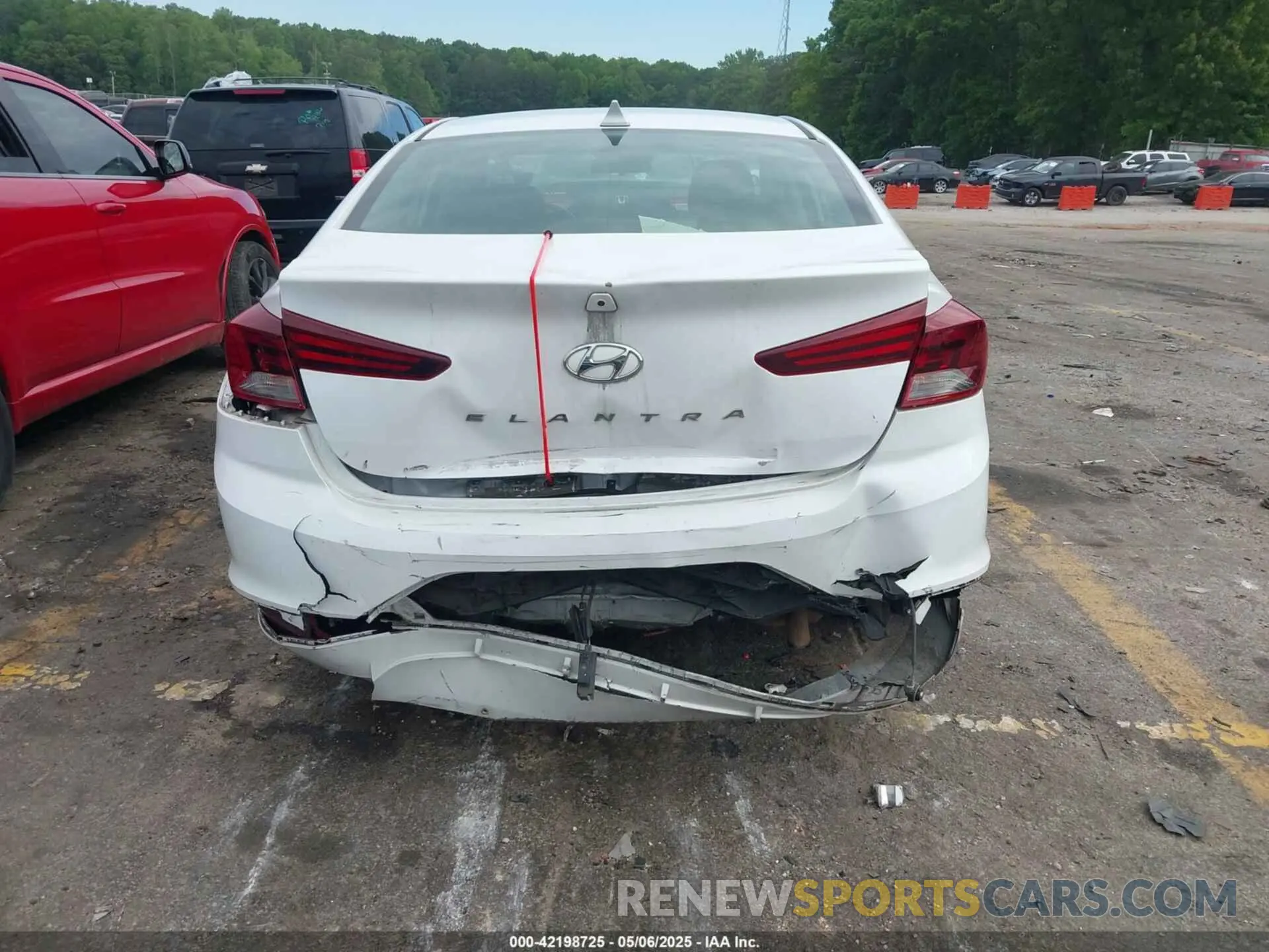 6 Photograph of a damaged car 5NPD84LF7LH543676 HYUNDAI ELANTRA 2020