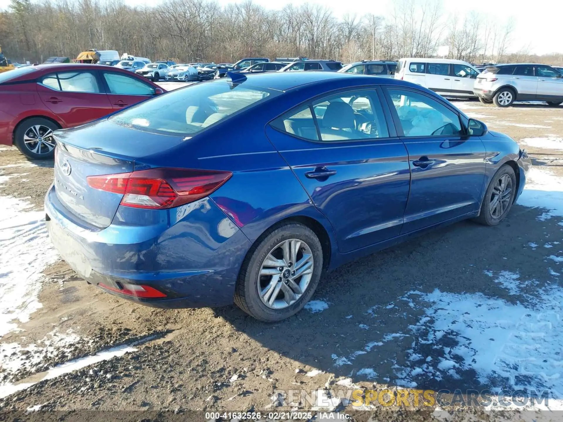 4 Photograph of a damaged car 5NPD84LF7LH587645 HYUNDAI ELANTRA 2020