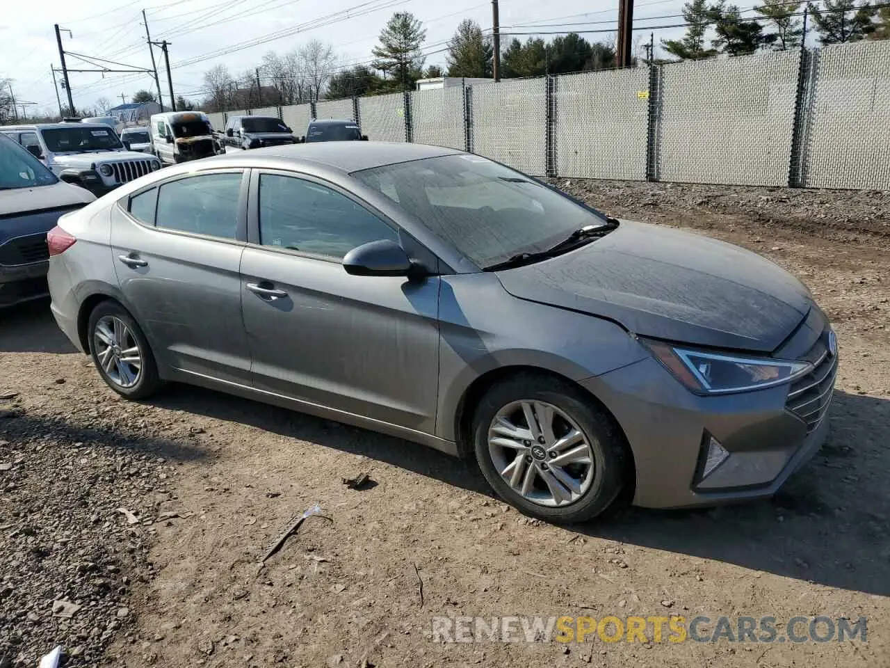 4 Photograph of a damaged car 5NPD84LF8LH540088 HYUNDAI ELANTRA 2020