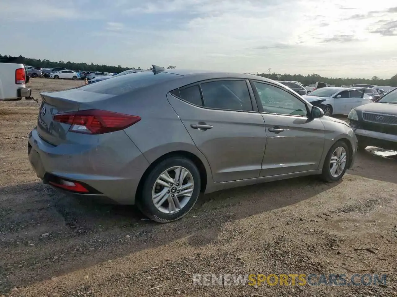 3 Photograph of a damaged car 5NPD84LF8LH542035 HYUNDAI ELANTRA 2020