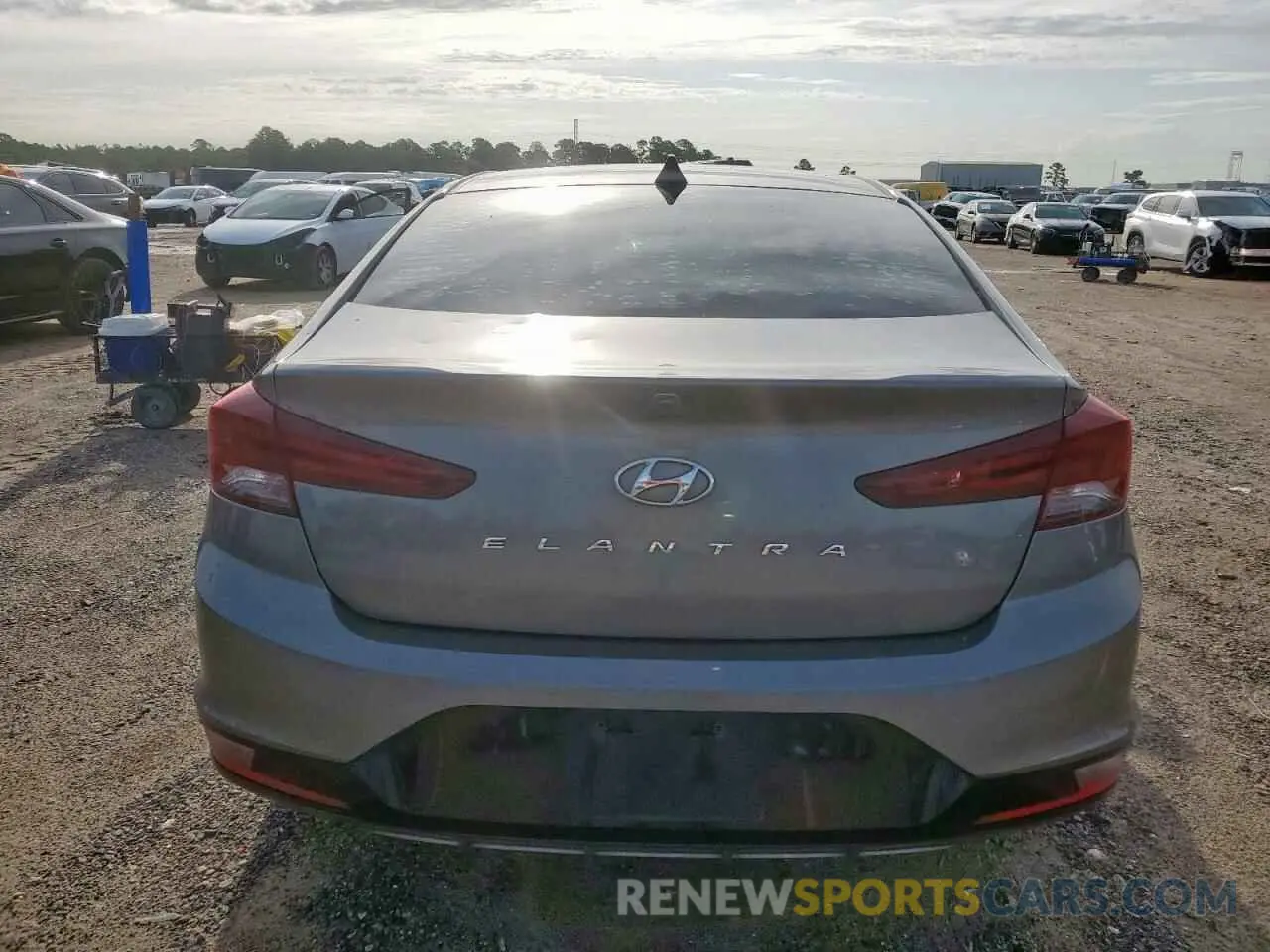 6 Photograph of a damaged car 5NPD84LF8LH542035 HYUNDAI ELANTRA 2020