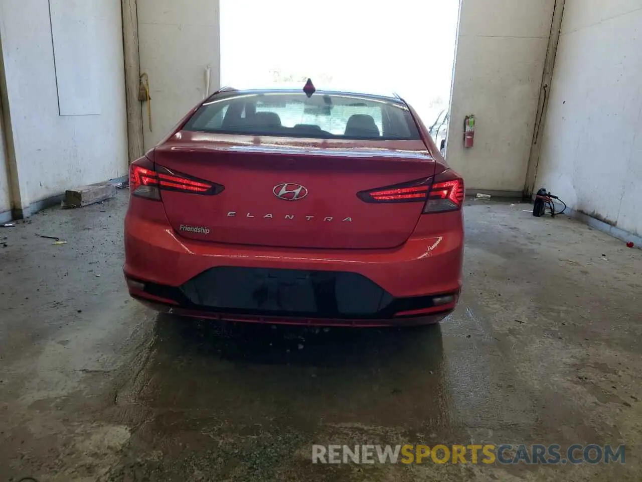 6 Photograph of a damaged car 5NPD84LF8LH601889 HYUNDAI ELANTRA 2020